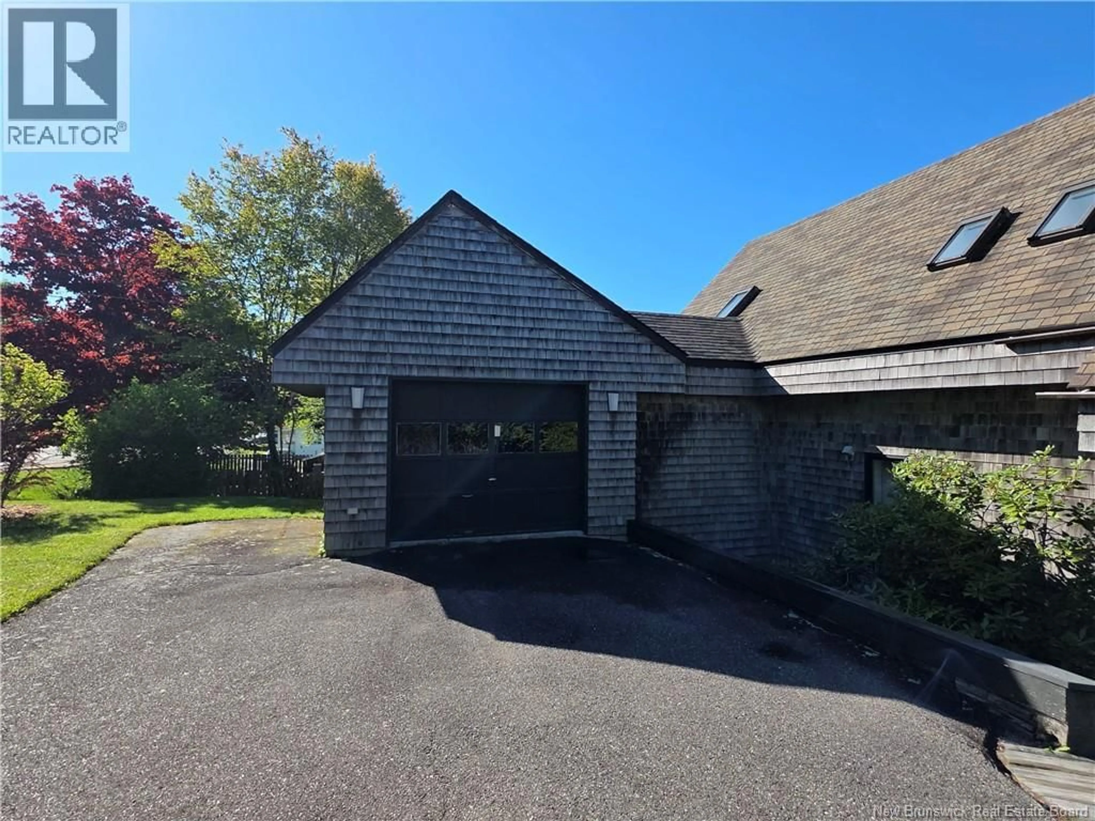 A pic from outside/outdoor area/front of a property/back of a property/a pic from drone, street for 73 PARR STREET, Saint Andrews New Brunswick E5B1K6
