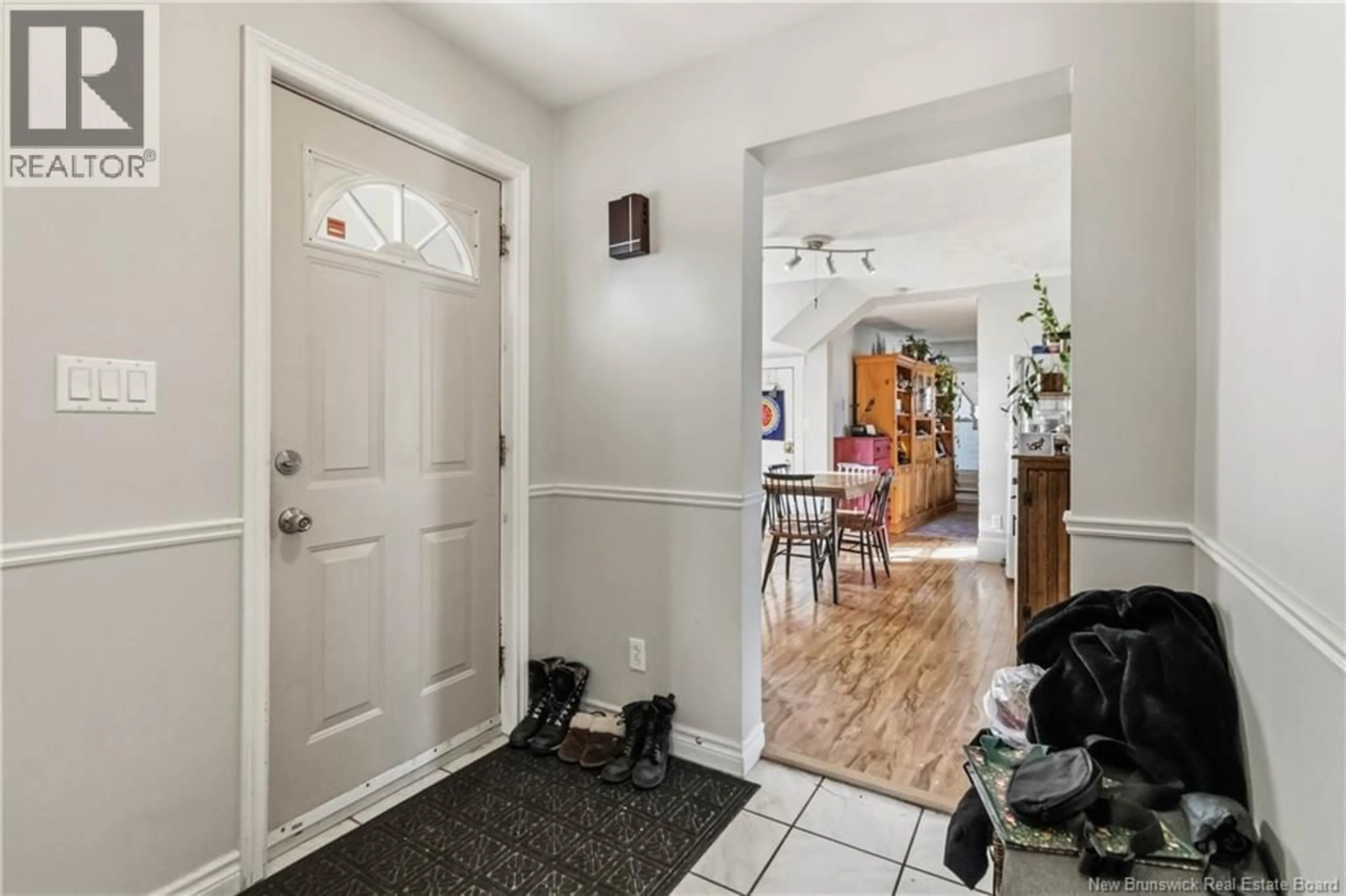 Indoor entryway for 97-99 EDWARD STREET, Moncton New Brunswick E1A2J3