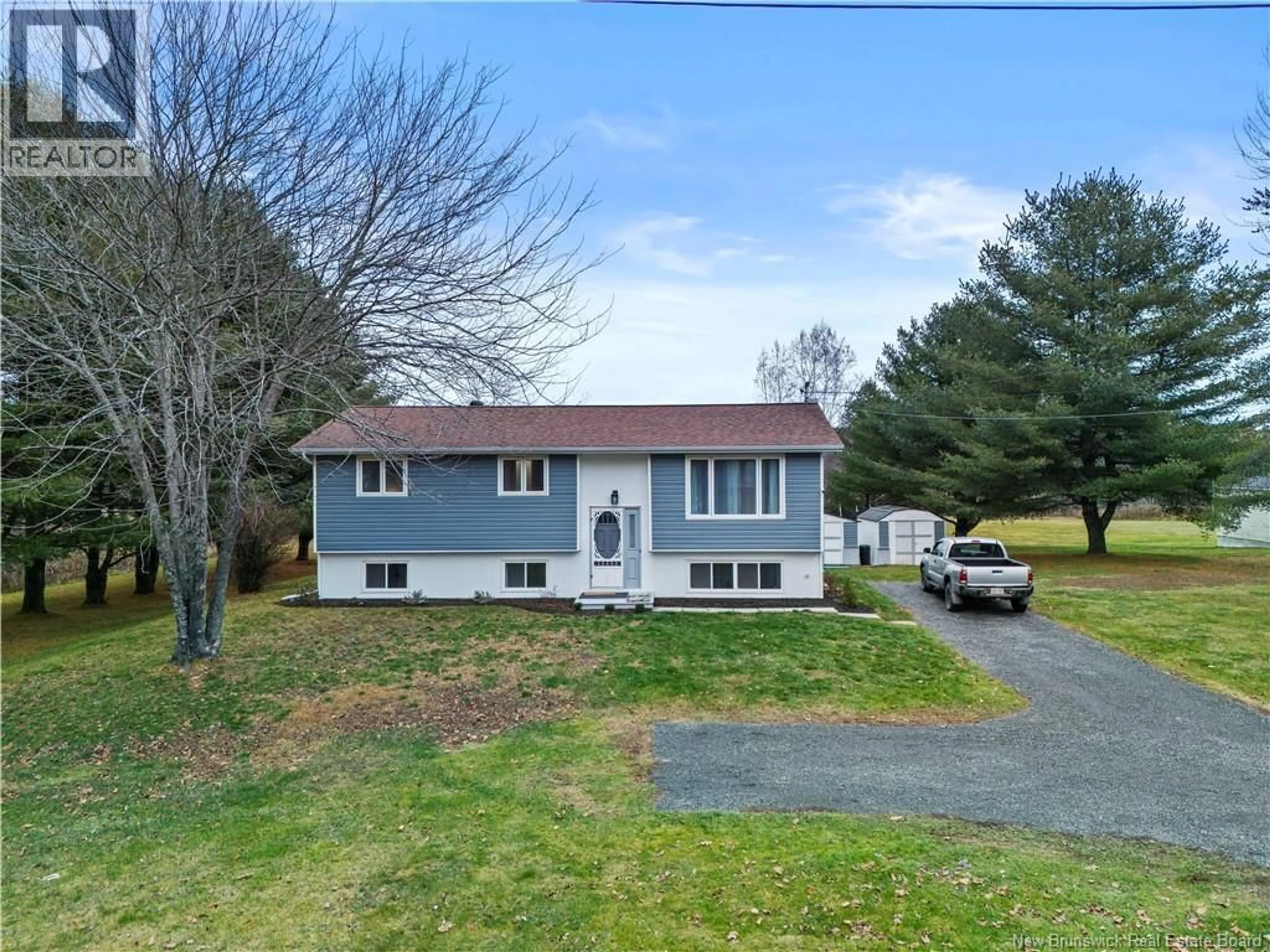 A pic from outside/outdoor area/front of a property/back of a property/a pic from drone, street for 929 RIVERSIDE DRIVE, Fredericton New Brunswick E3A8P9