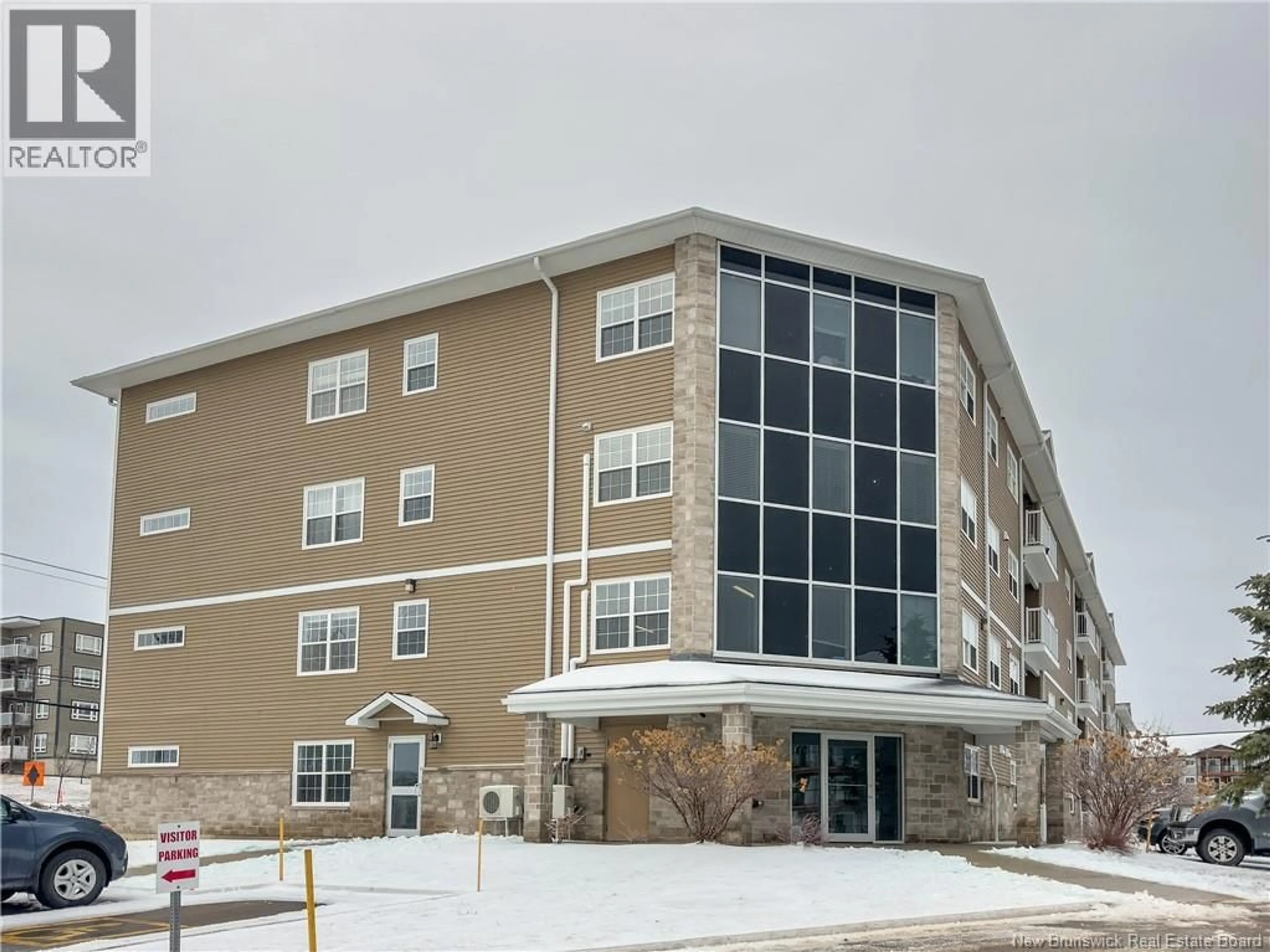 Indoor foyer for 209 - 700 CLIFFE STREET, Fredericton New Brunswick E3A5V2