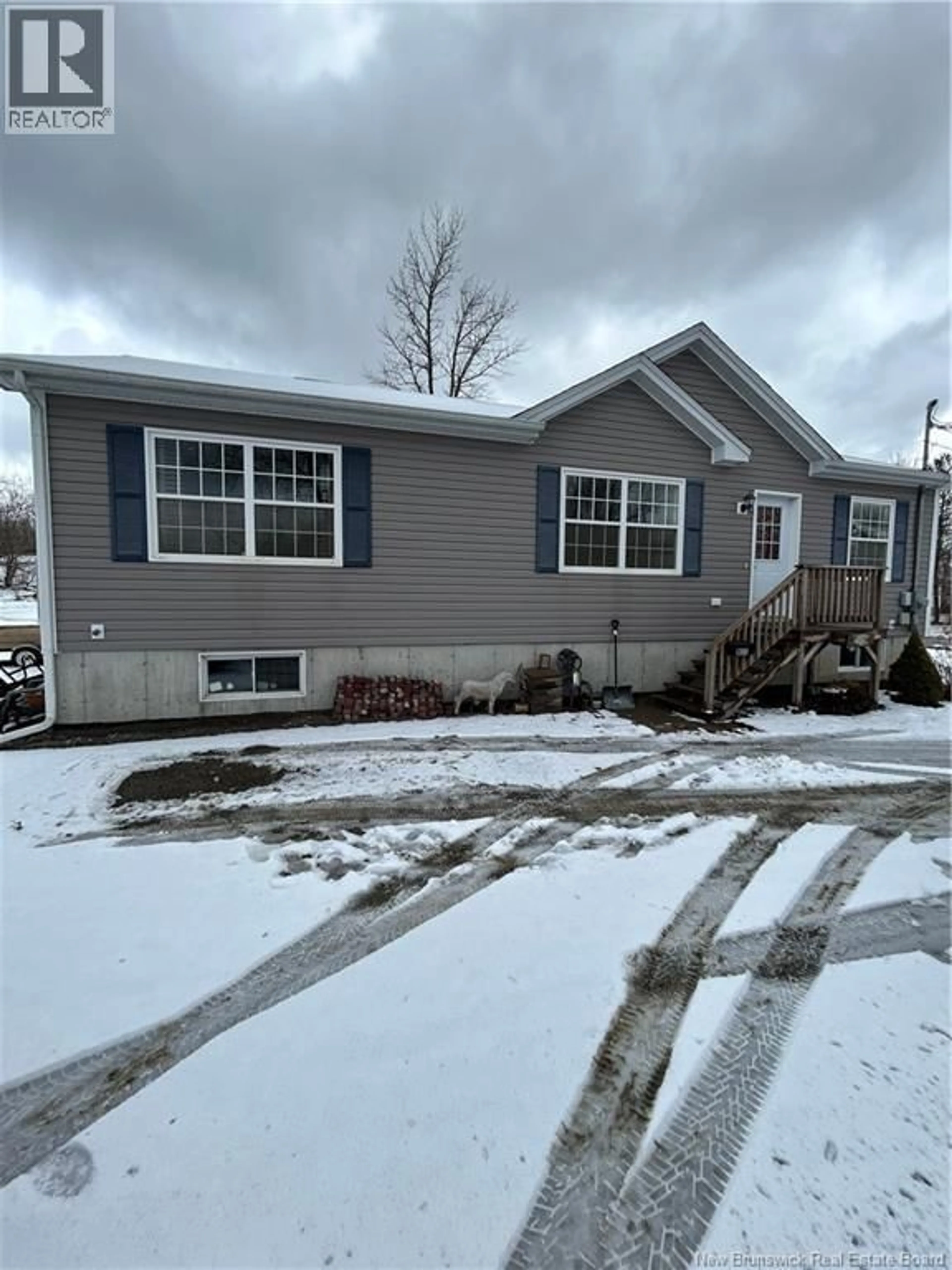 Home with vinyl exterior material, street for 103 QUEENSWAY STREET, St. Stephen New Brunswick E3L1L6