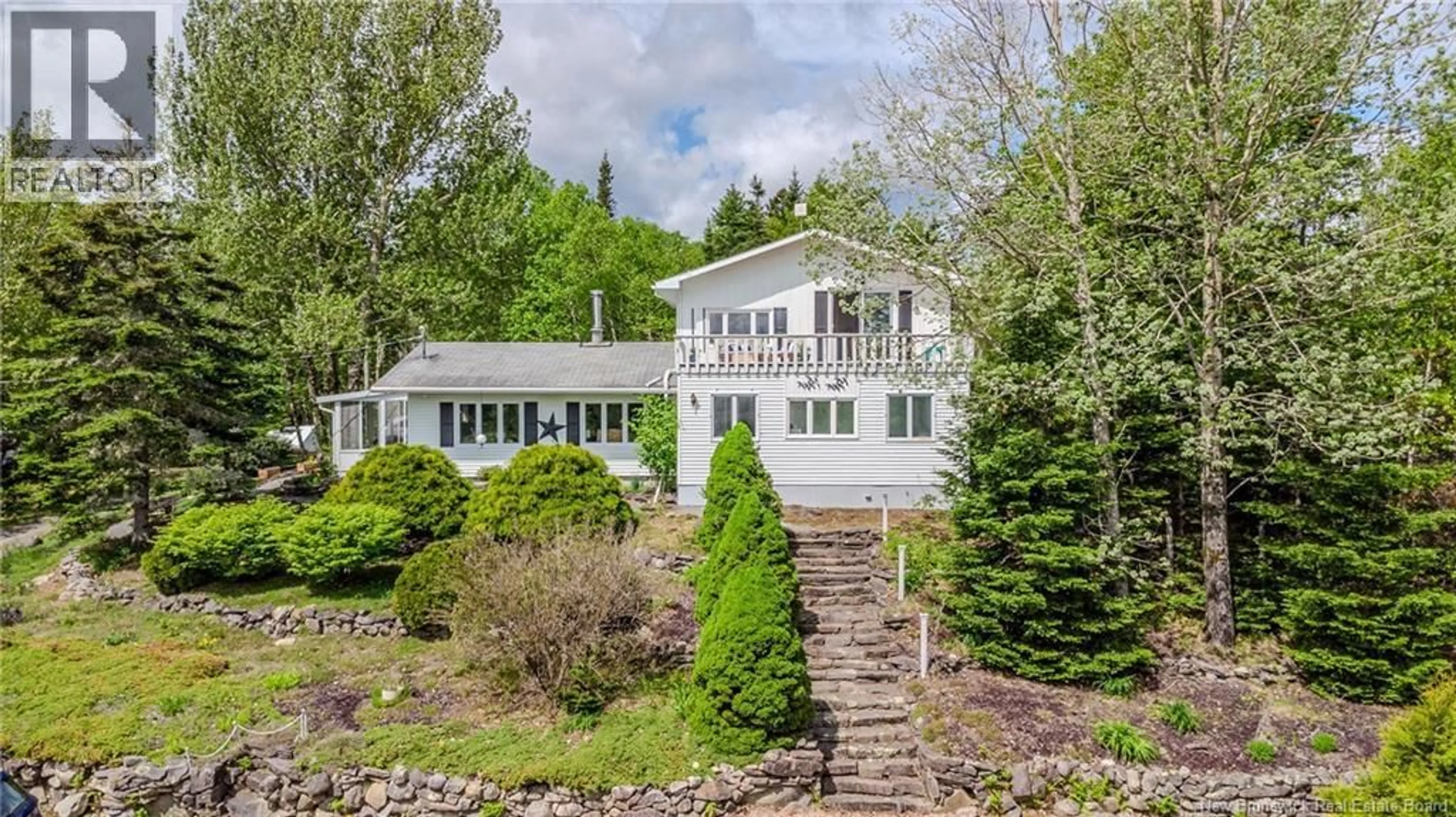 A pic from outside/outdoor area/front of a property/back of a property/a pic from drone, water/lake/river/ocean view for 529 GLEBE ROAD, Saint Andrews New Brunswick E5B3C1