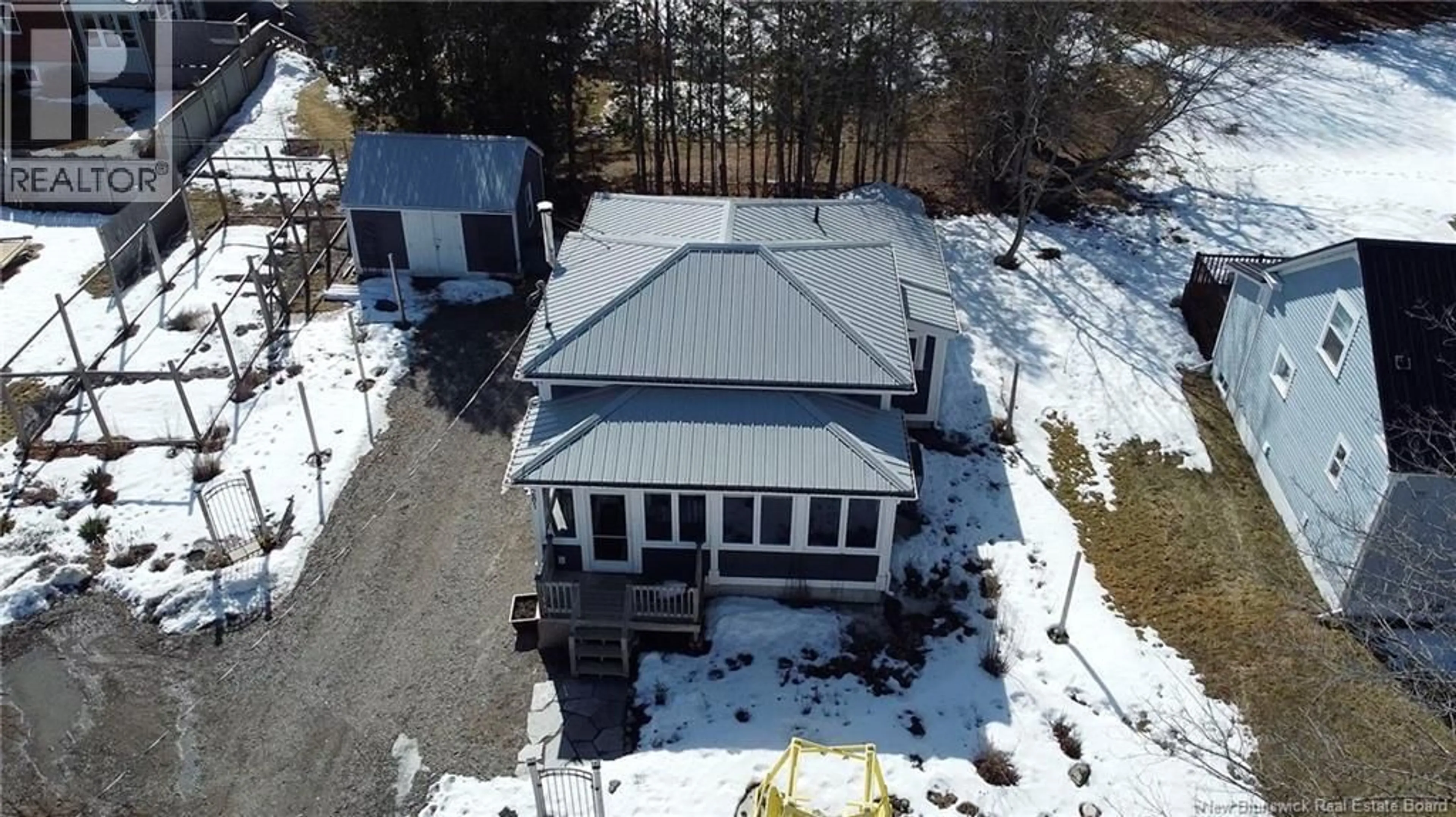 A pic from outside/outdoor area/front of a property/back of a property/a pic from drone, building for 281 CARLETON STREET, Saint Andrews New Brunswick E5B1N5