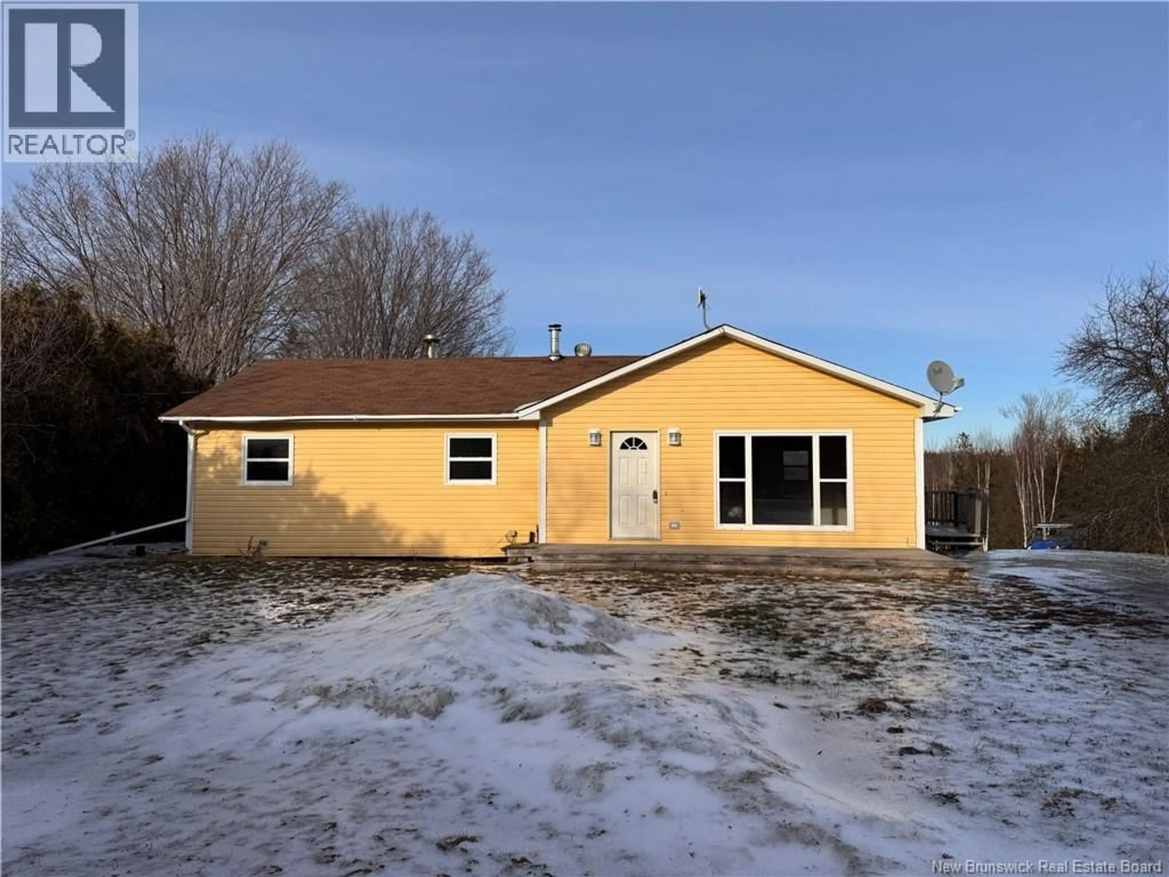 A pic from outside/outdoor area/front of a property/back of a property/a pic from drone, building for 6155 ROUTE 102 HWY, Prince William New Brunswick E6K2S5