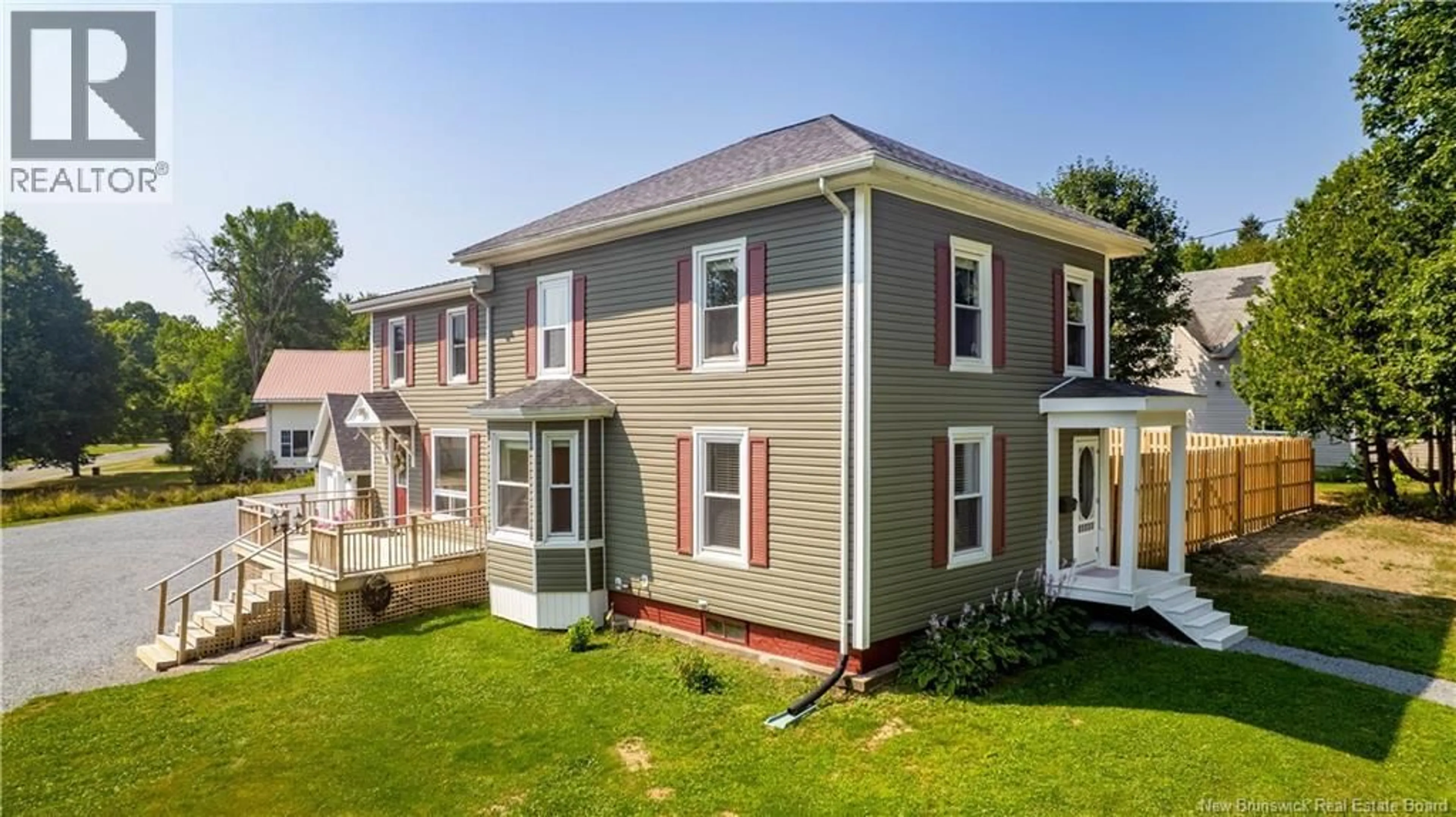 Home with vinyl exterior material, building for 49 HILL STREET, St. Stephen New Brunswick E3L1N6