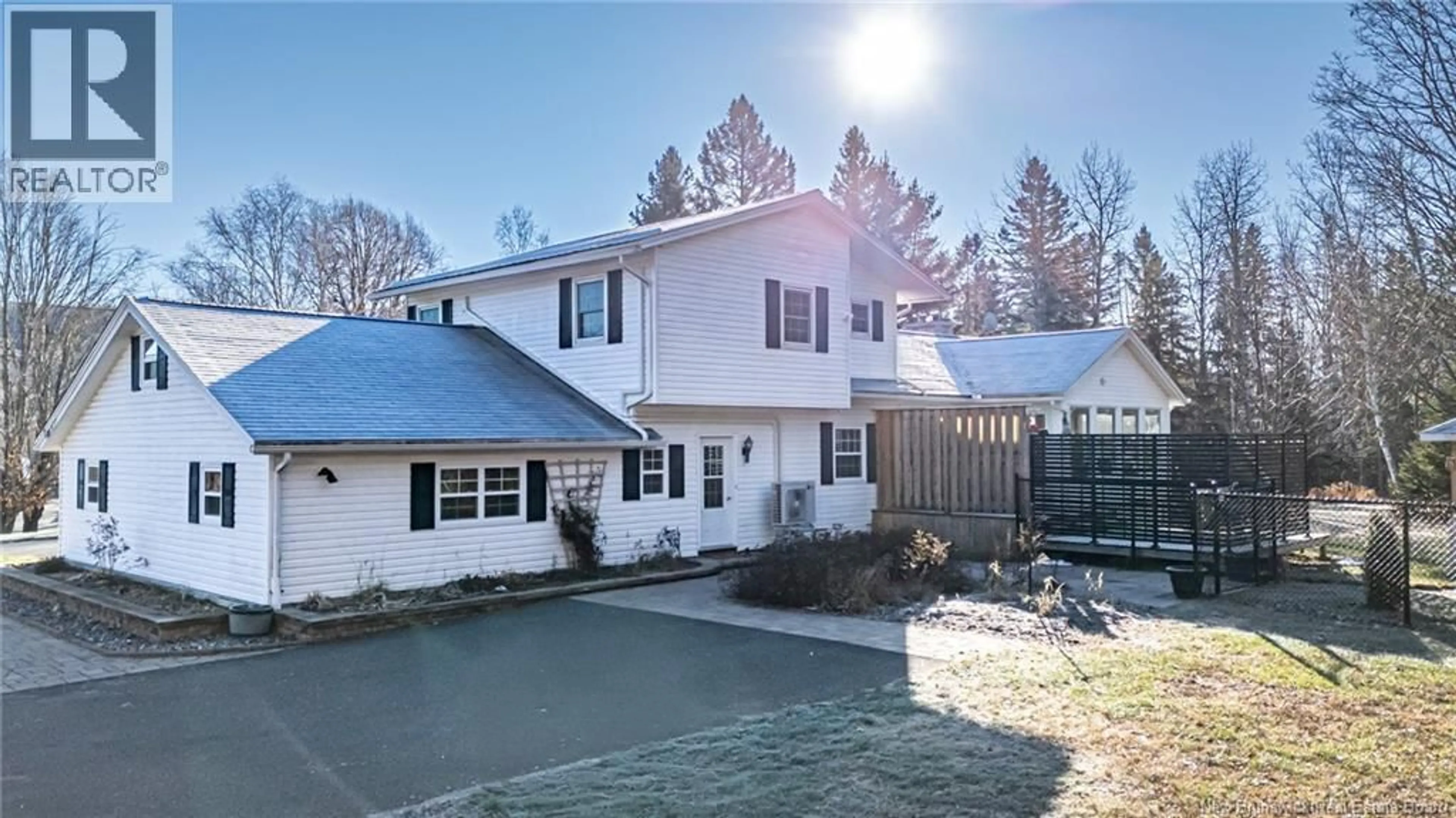 A pic from outside/outdoor area/front of a property/back of a property/a pic from drone, street for 911 RIVER ROAD, Penniac New Brunswick E3A9C2