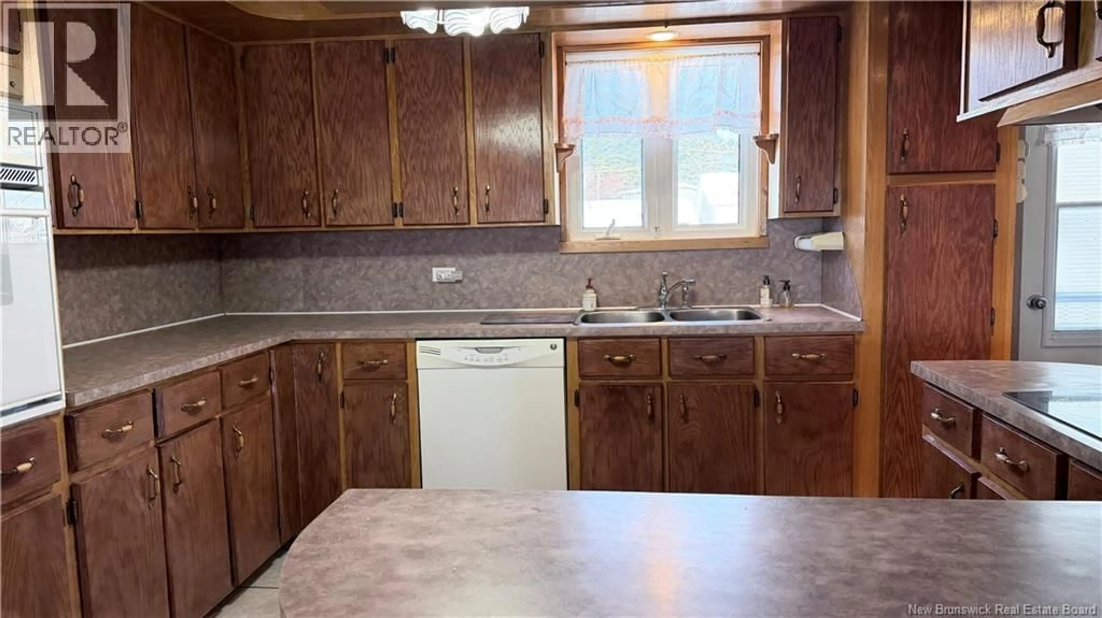 Standard kitchen, unknown for 4 RUE SAINT FRANCOIS, Sainte-Anne-De-Madawaska New Brunswick E7E1E4