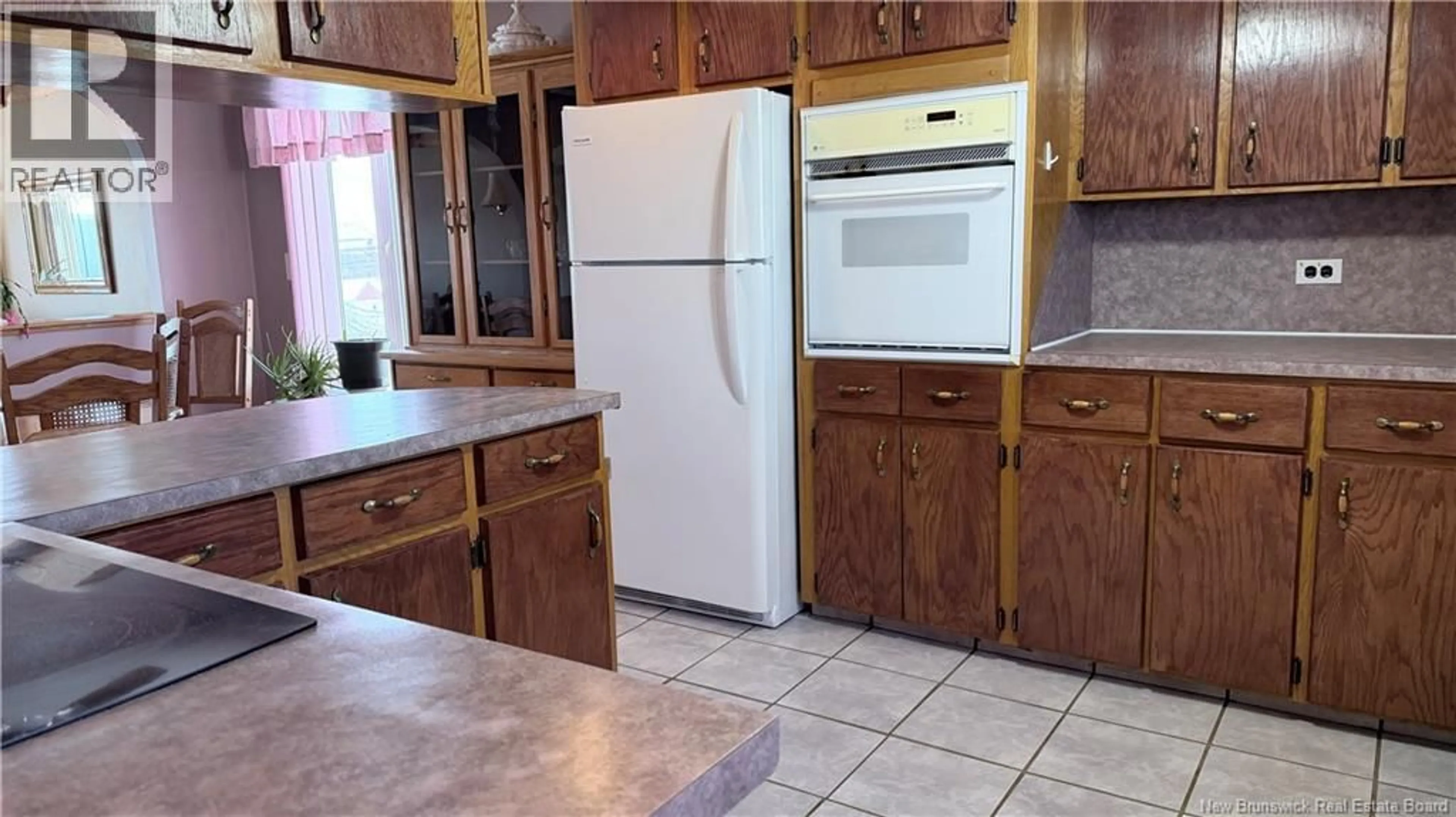 Standard kitchen, ceramic/tile floor for 4 RUE SAINT FRANCOIS, Sainte-Anne-De-Madawaska New Brunswick E7E1E4