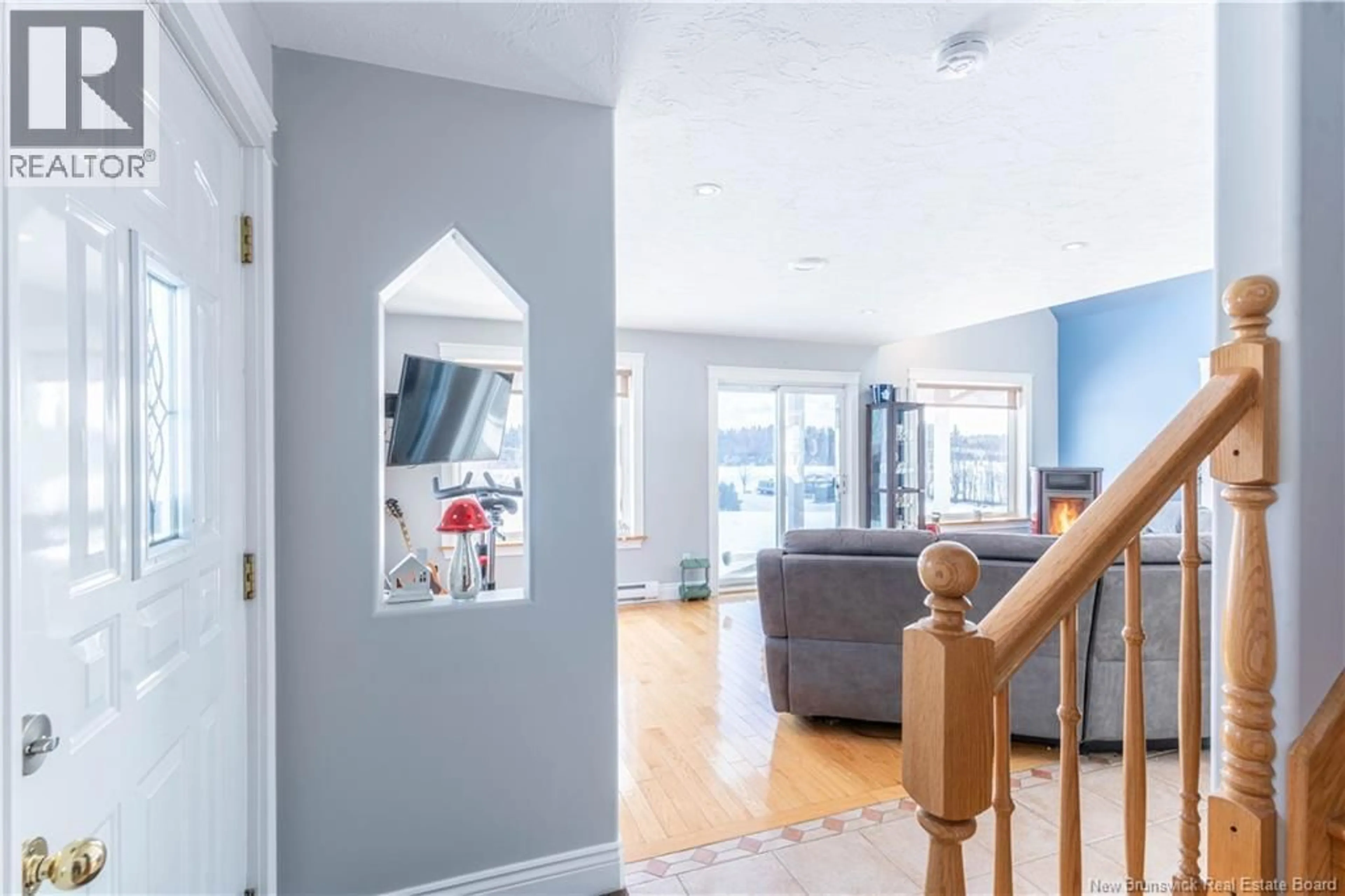 Indoor foyer for 116 VUE DE LA RIVIERE, Saint-Louis New Brunswick E4X1J2