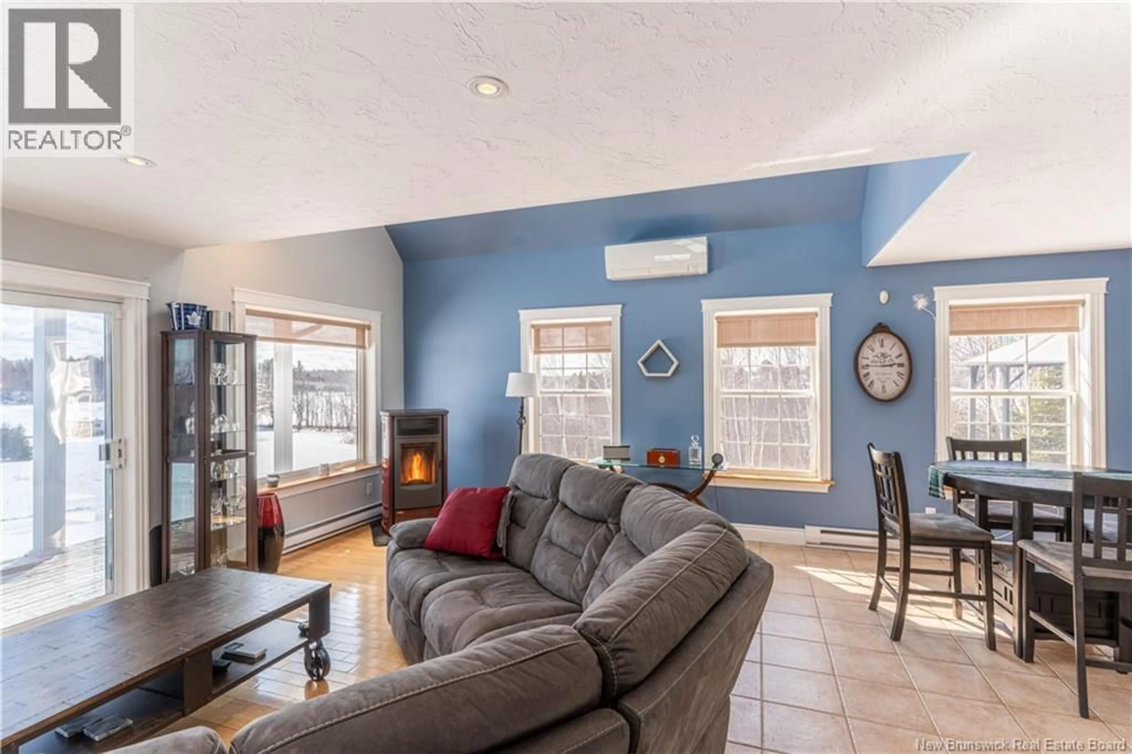 Living room with furniture, unknown for 116 VUE DE LA RIVIERE, Saint-Louis New Brunswick E4X1J2