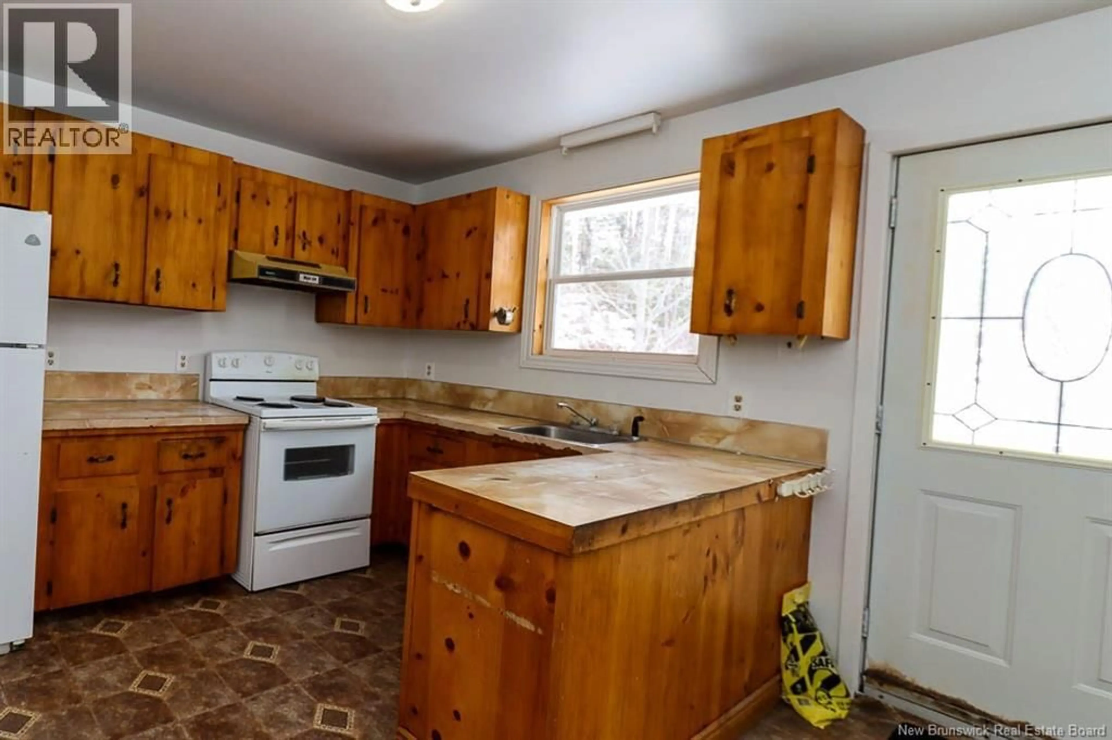 Standard kitchen, unknown for 1287 ROUTE 820, Barnesville New Brunswick E5N3L6