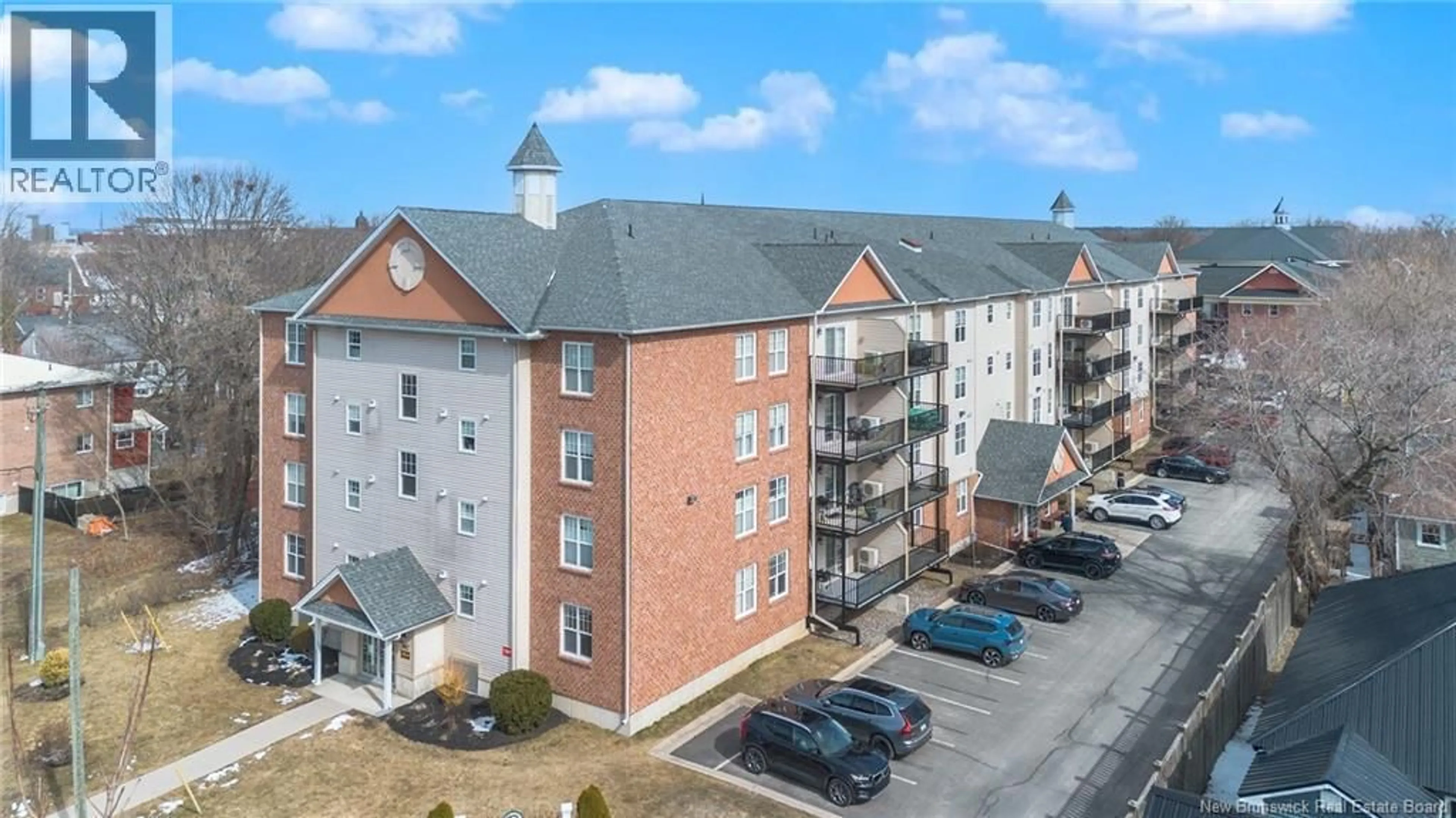 A pic from outside/outdoor area/front of a property/back of a property/a pic from drone, building for 110 - 362 CARLETON STREET, Fredericton New Brunswick E3B0C8