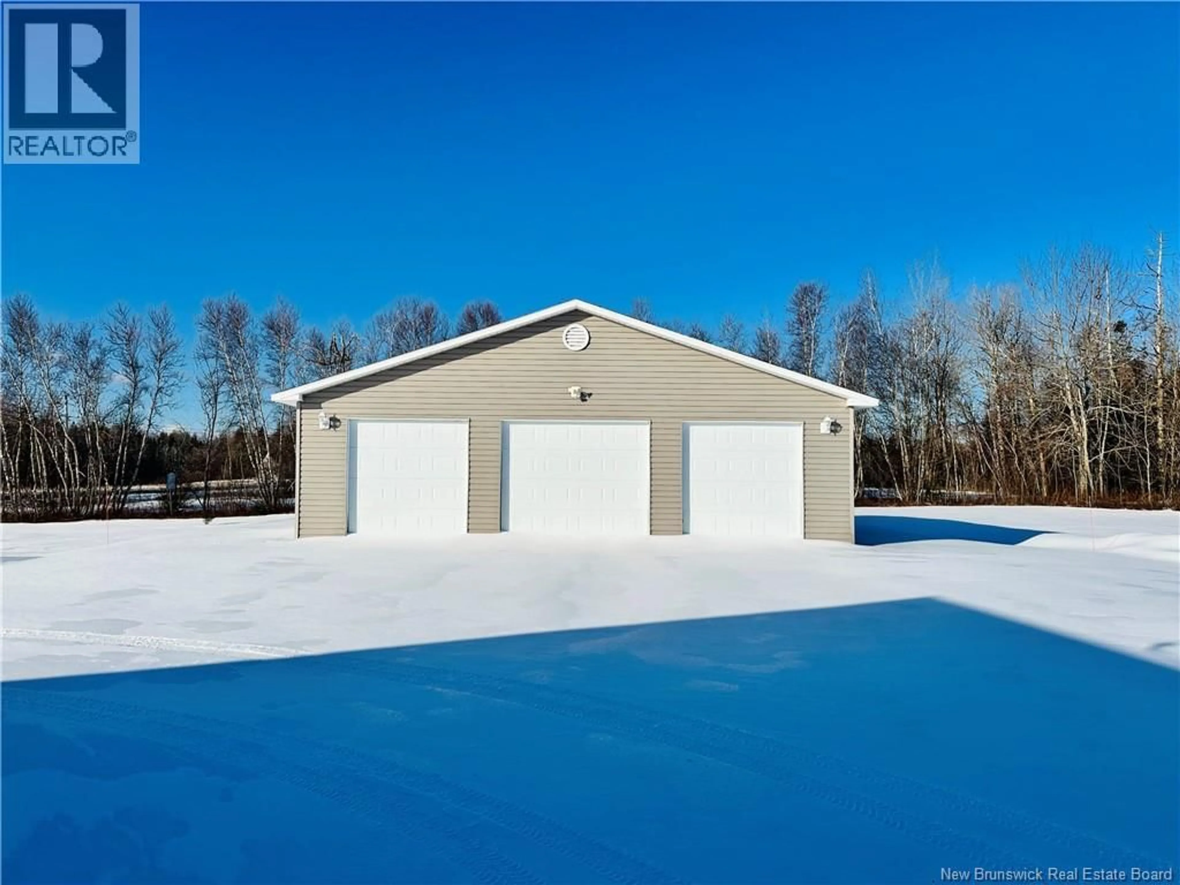 Indoor garage for 8020 RTE 117 HWY, Black River Bridge New Brunswick E1N5K5