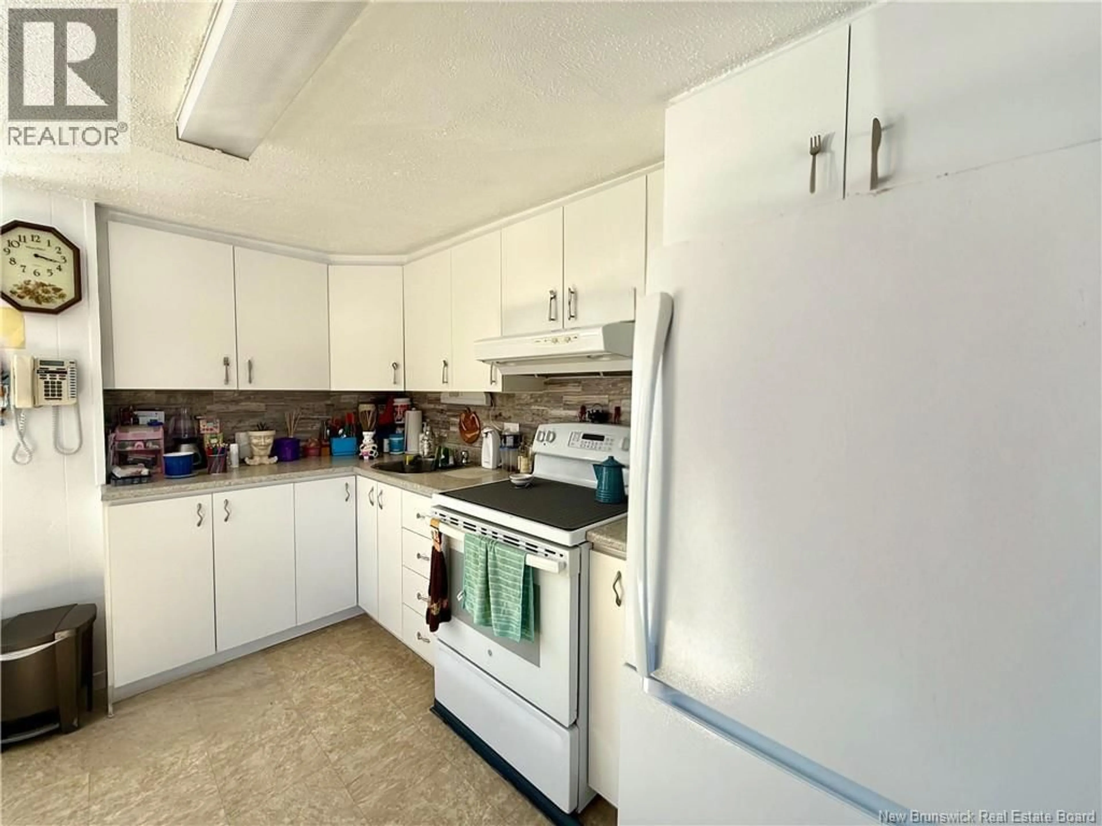 Standard kitchen, unknown for 876 MARTIN ROAD, Sainte-Anne-De-Madawaska New Brunswick E7E1R3