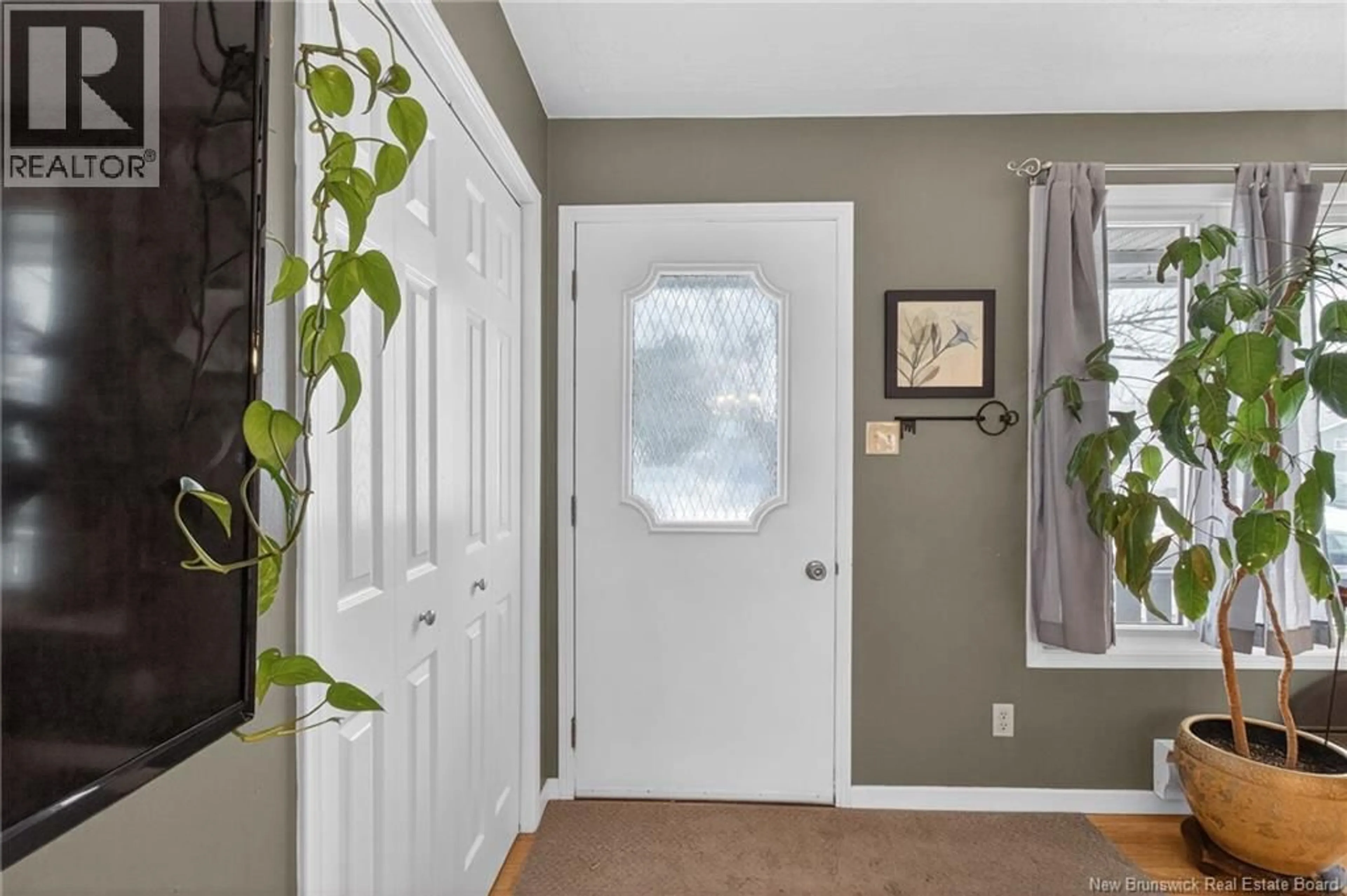 Indoor entryway for 64 DAWN CRESCENT, Moncton New Brunswick E1G1K3