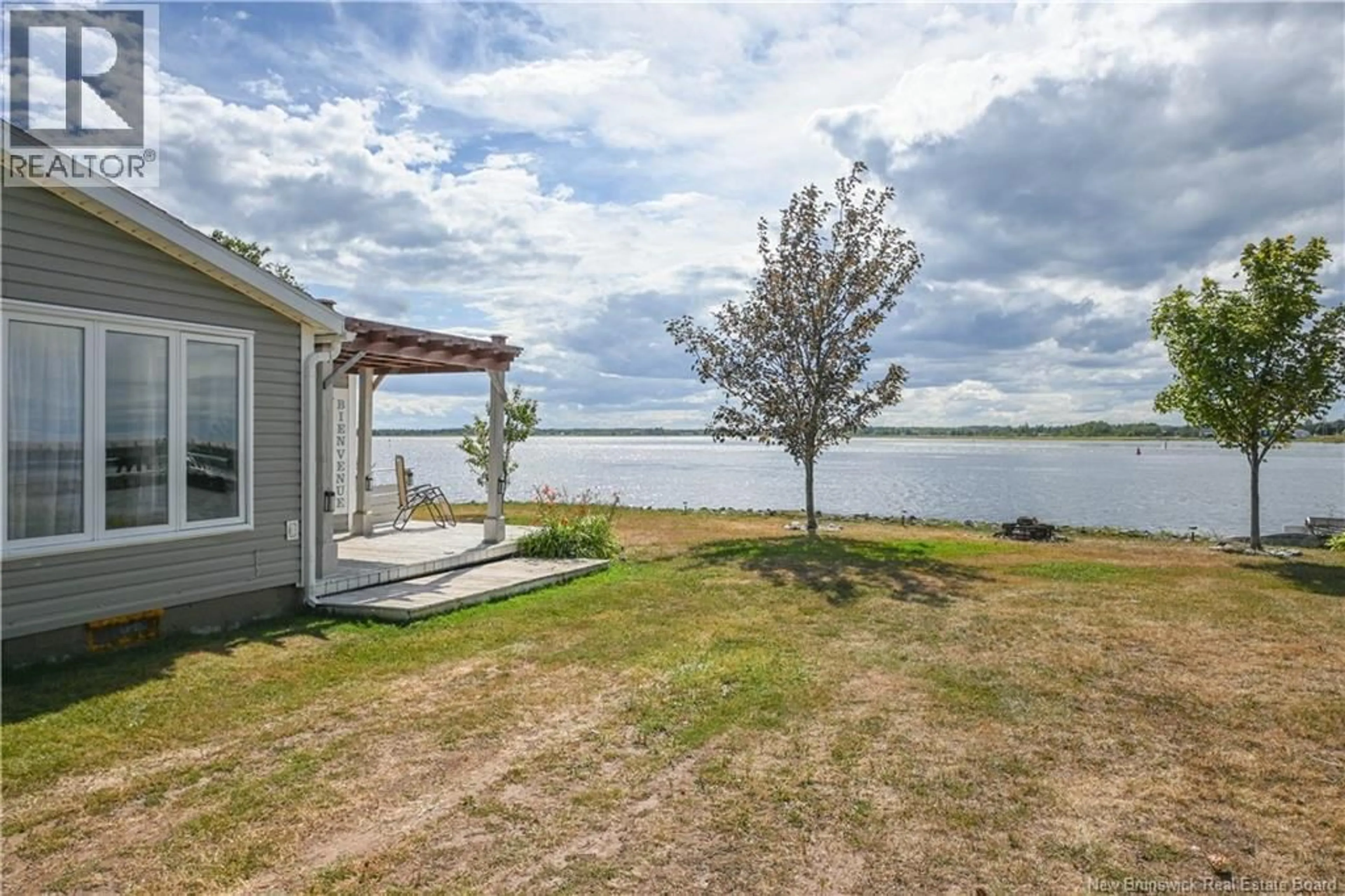 Patio, water/lake/river/ocean view for 22 RUE DES CHALETS, Inkerman Ferry New Brunswick E8P1V8