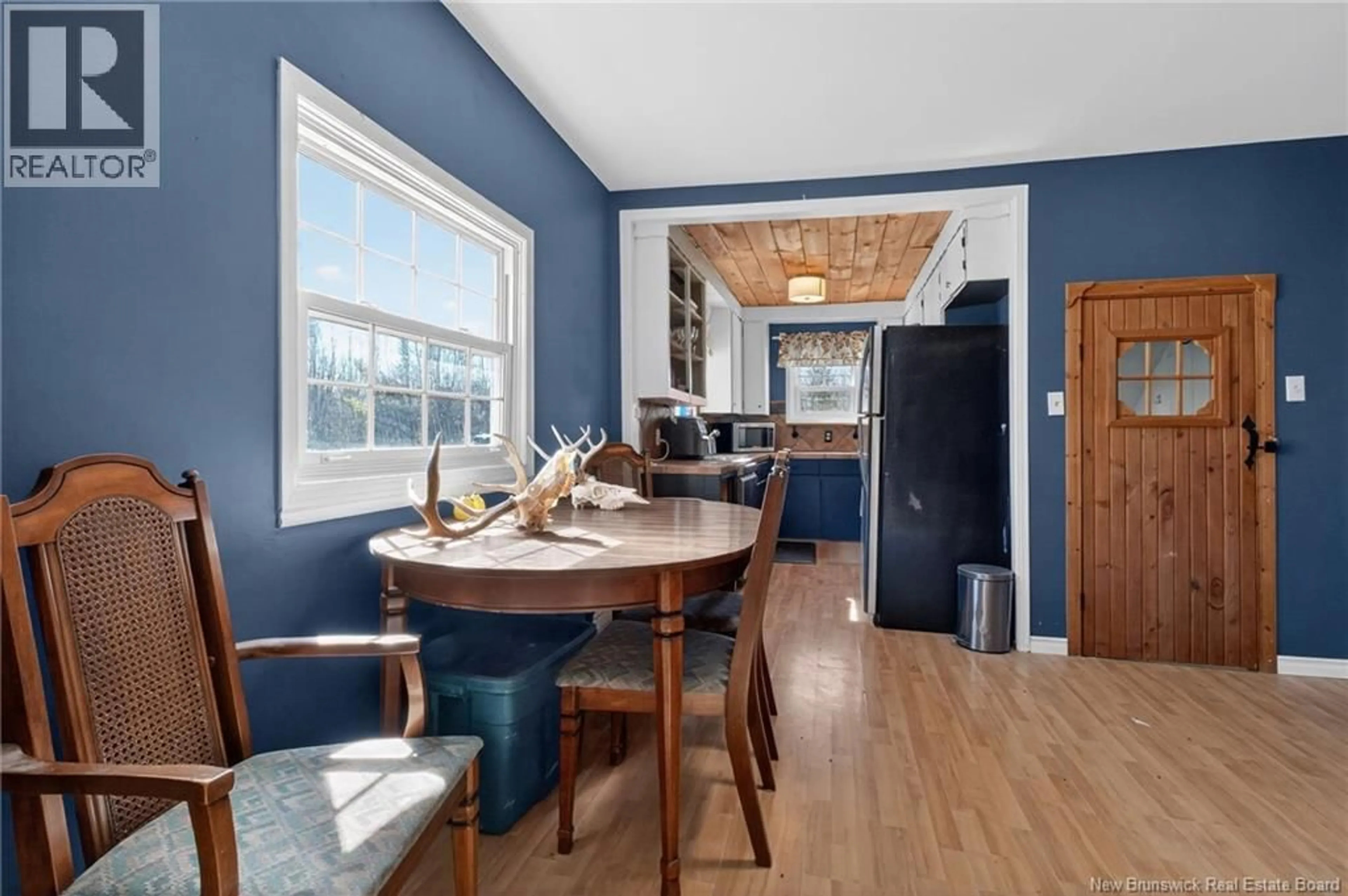 Dining room, wood/laminate floor for 7327 ROUTE 126 ROUTE, Harcourt New Brunswick E4T2Y4