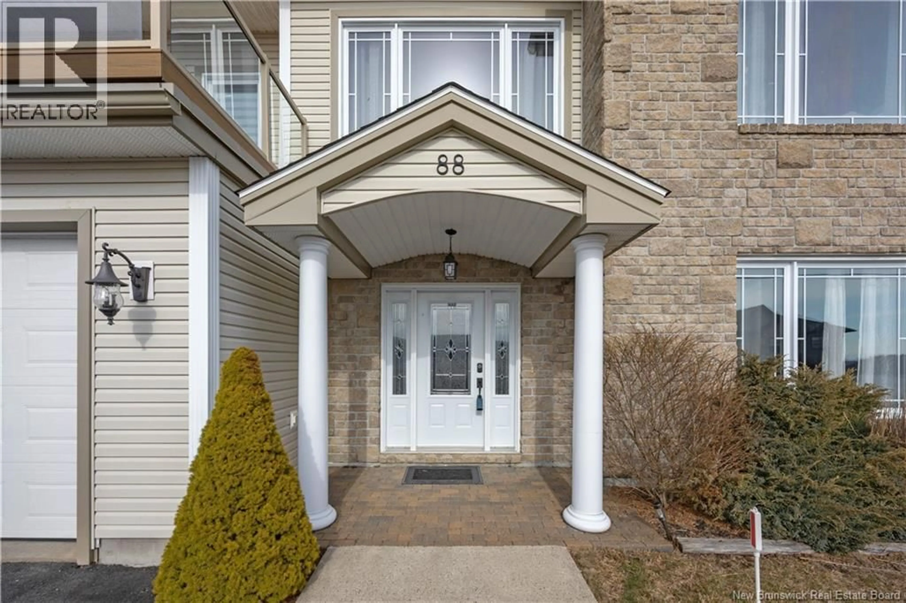 Indoor entryway for 88 ANCHORAGE, Saint John New Brunswick E2K5R2