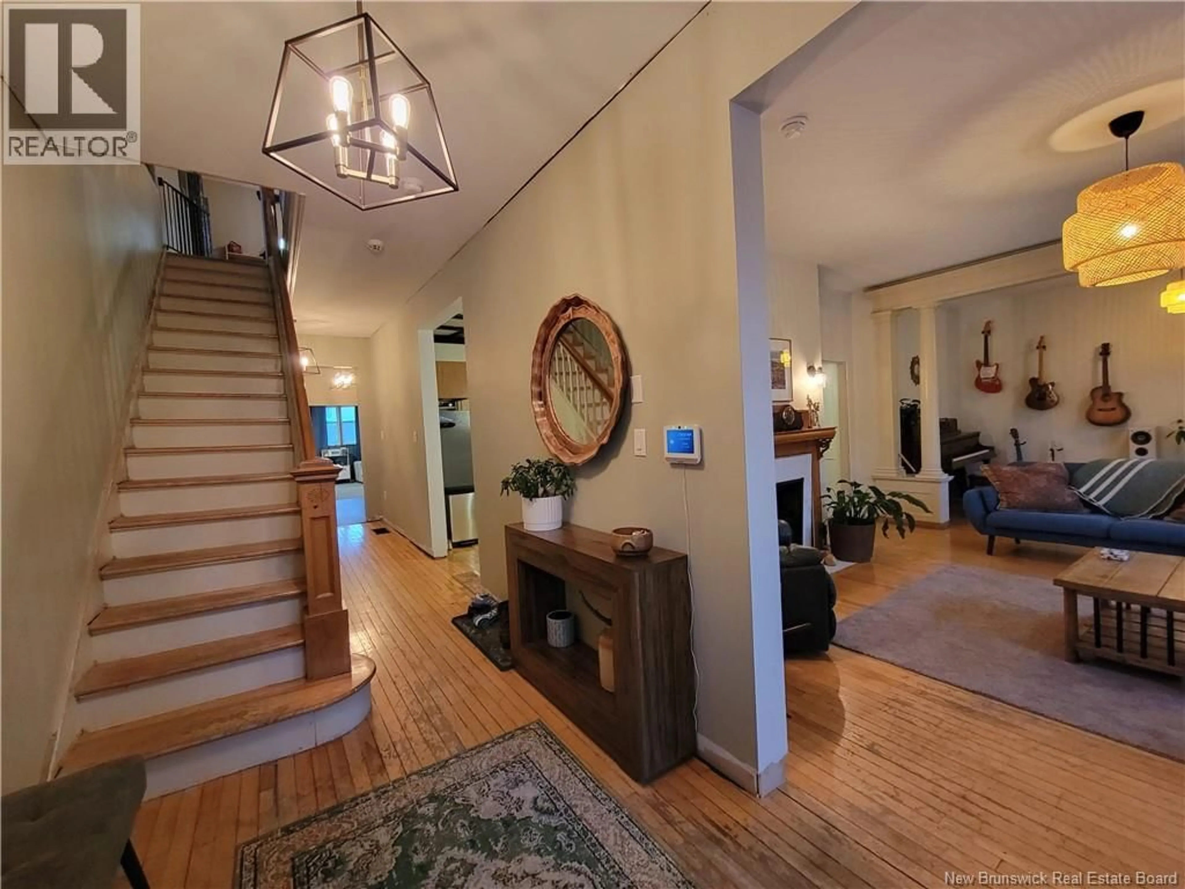 Indoor foyer for 177 KING STREET, Saint John New Brunswick E2L1G9