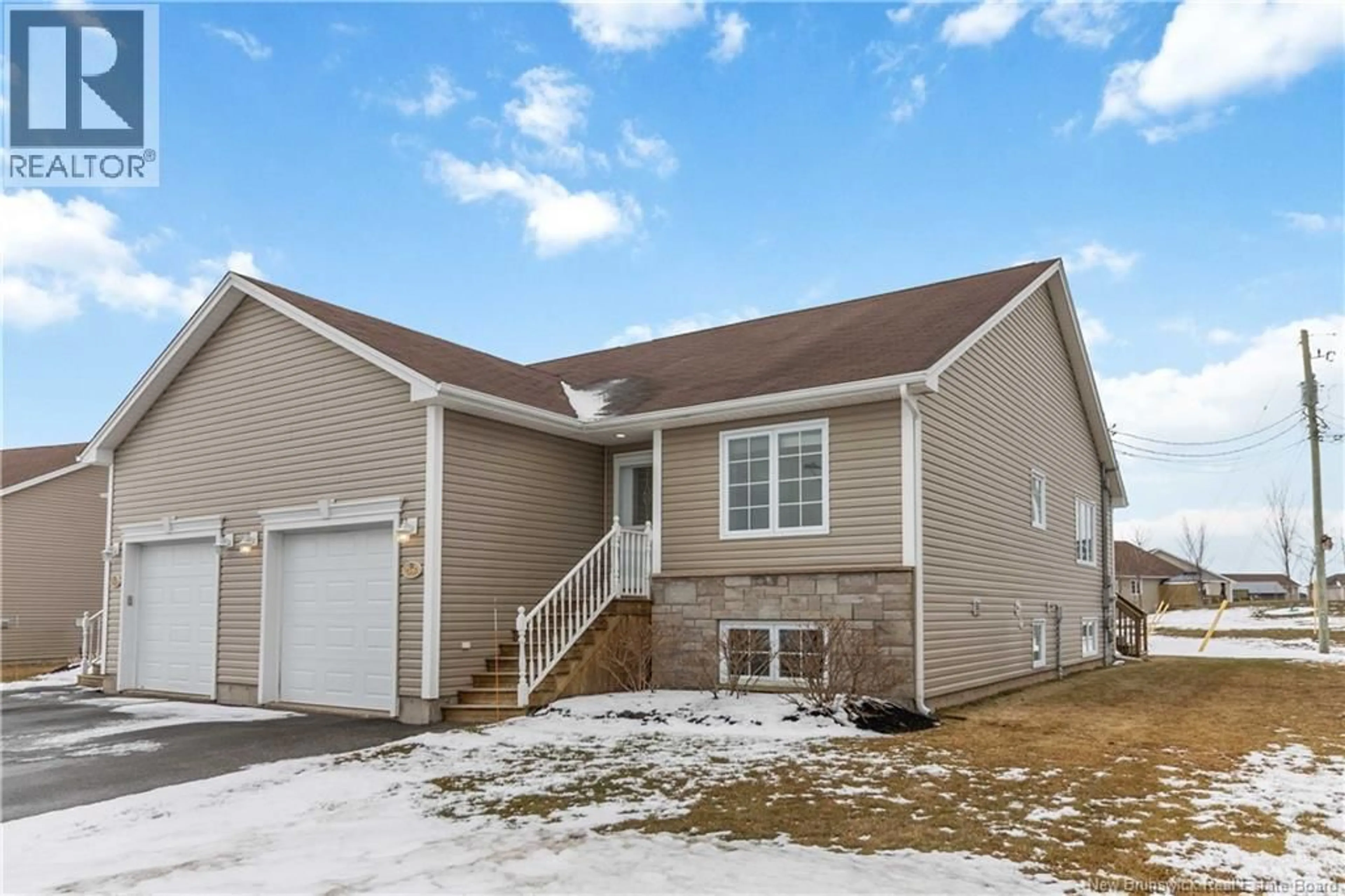 Home with vinyl exterior material, street for 36 HILLSDALE, Riverview New Brunswick E1B5J6