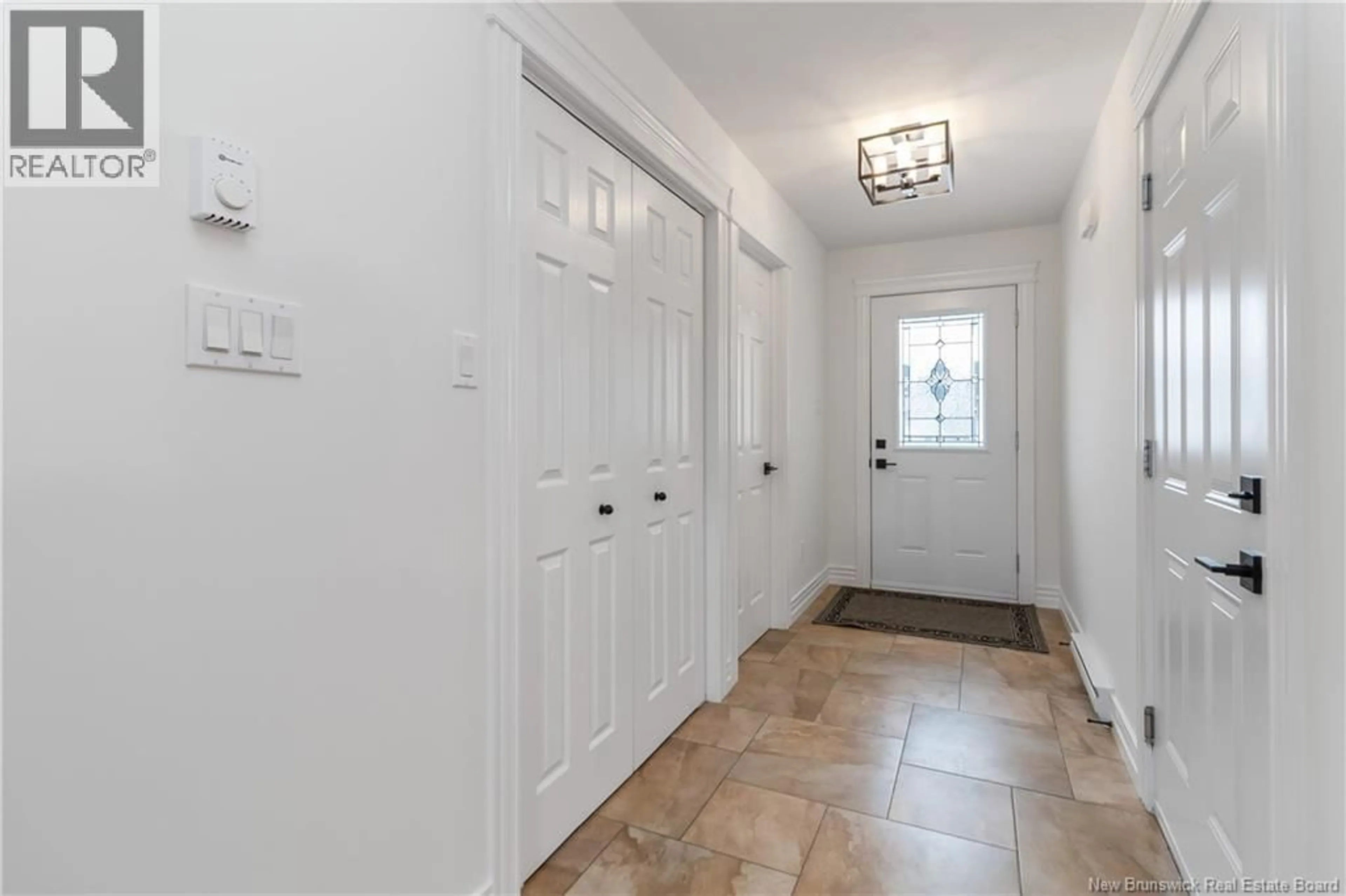 Indoor entryway for 36 HILLSDALE, Riverview New Brunswick E1B5J6