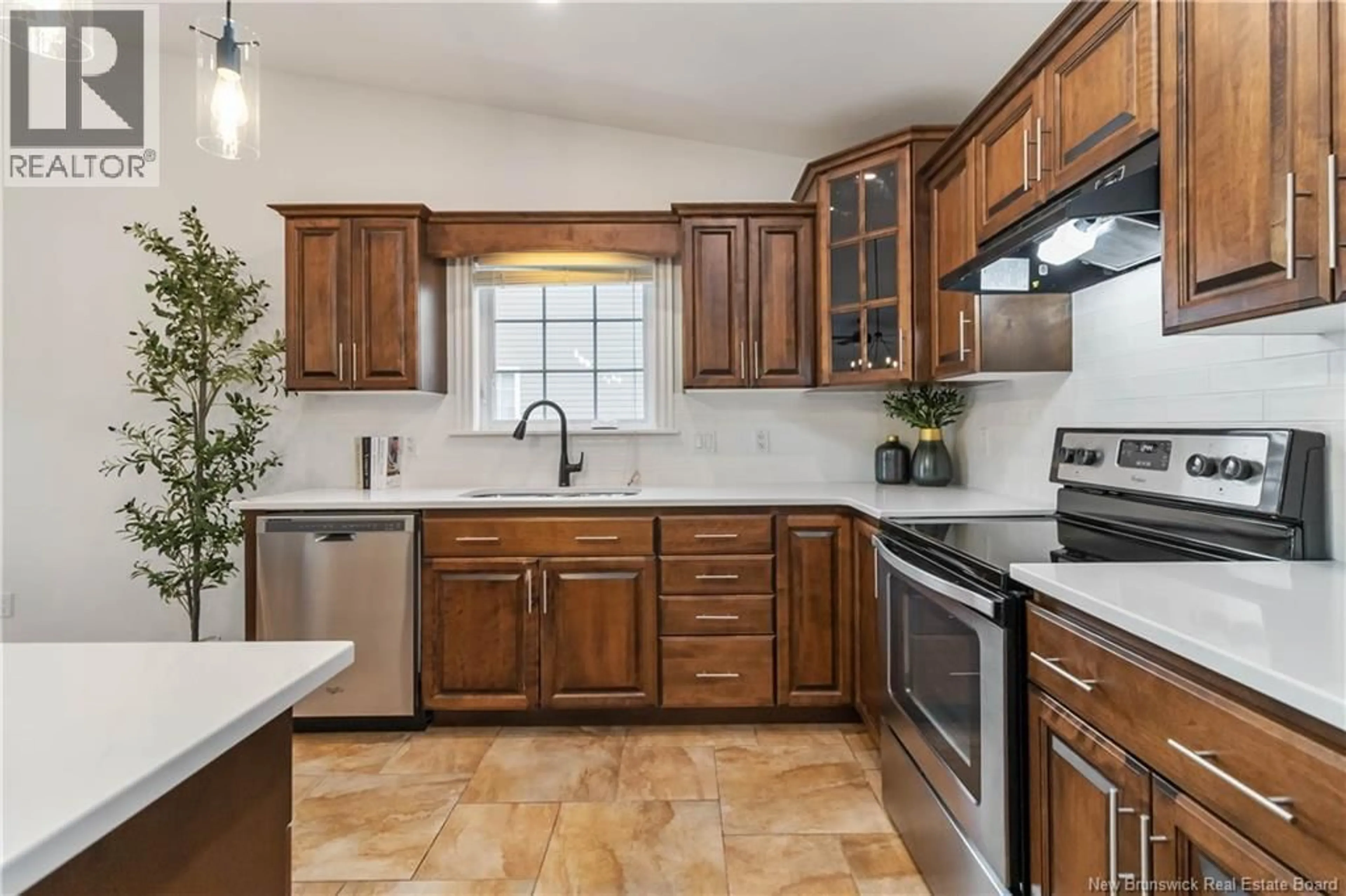 Open concept kitchen, ceramic/tile floor for 36 HILLSDALE, Riverview New Brunswick E1B5J6