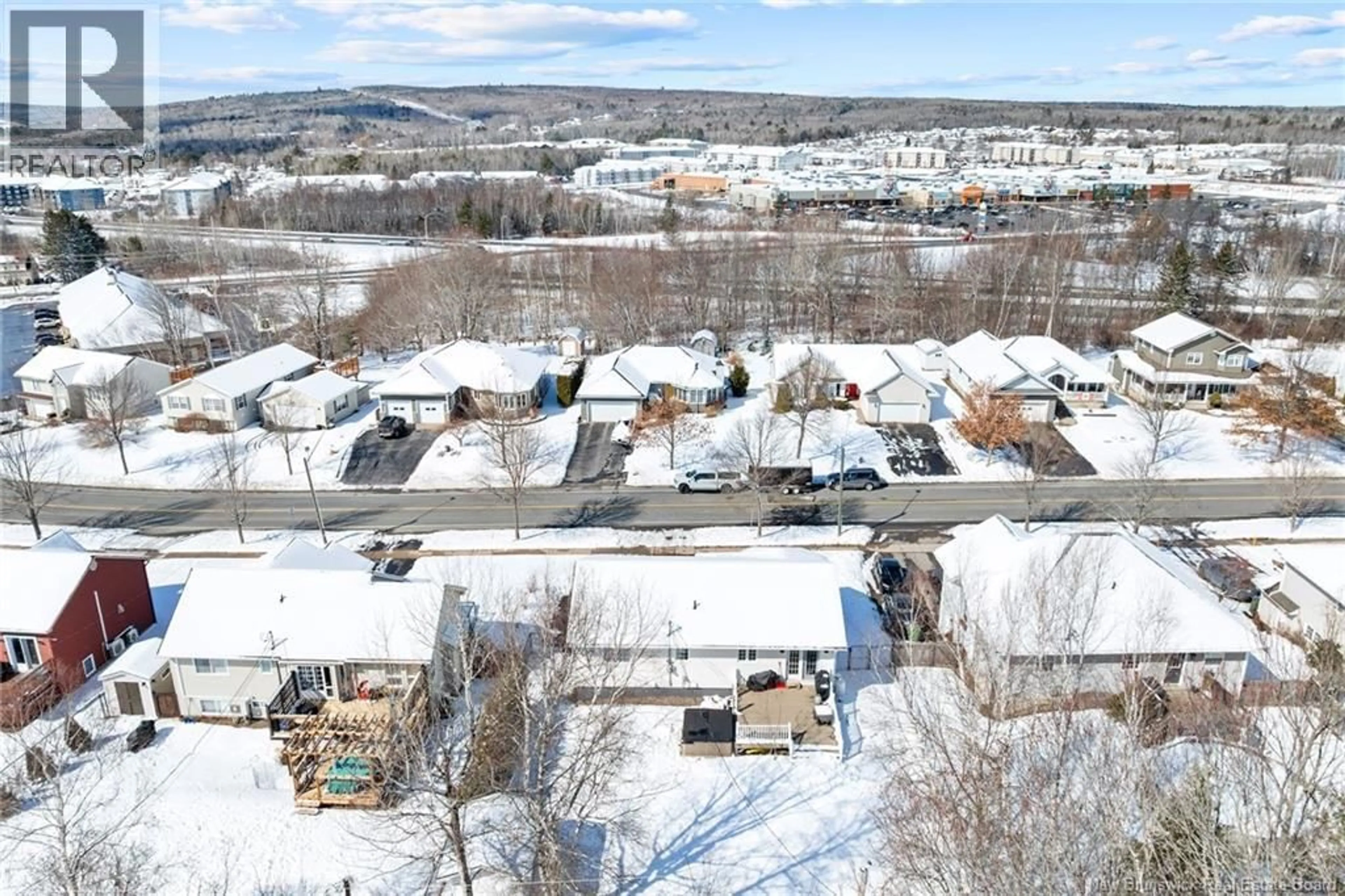 A pic from outside/outdoor area/front of a property/back of a property/a pic from drone, unknown for 983 DOUGLAS AVENUE, Fredericton New Brunswick E3A9M8