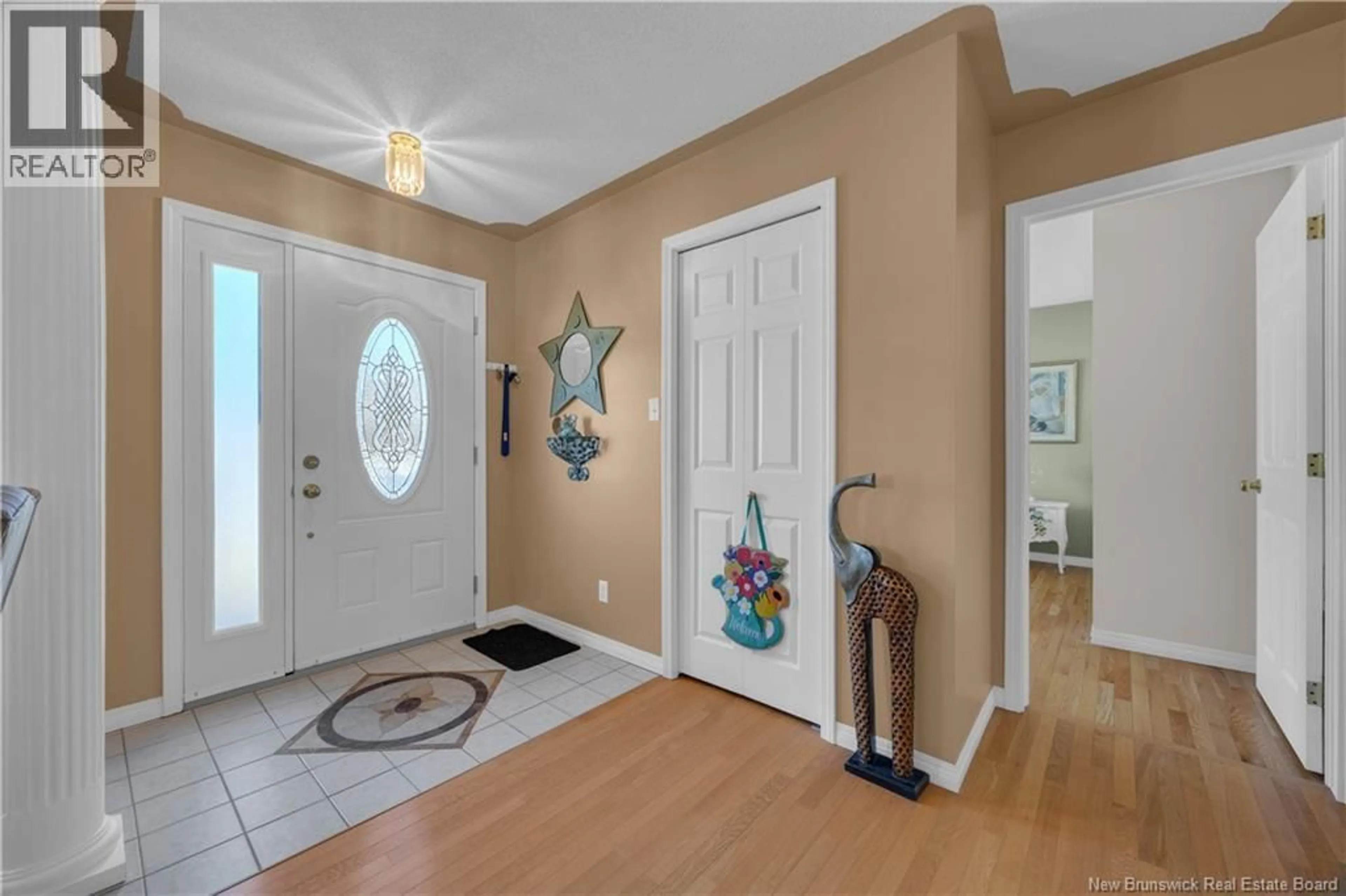 Indoor entryway for 211 BOARS HEAD ROAD, Saint John New Brunswick E2K5B8