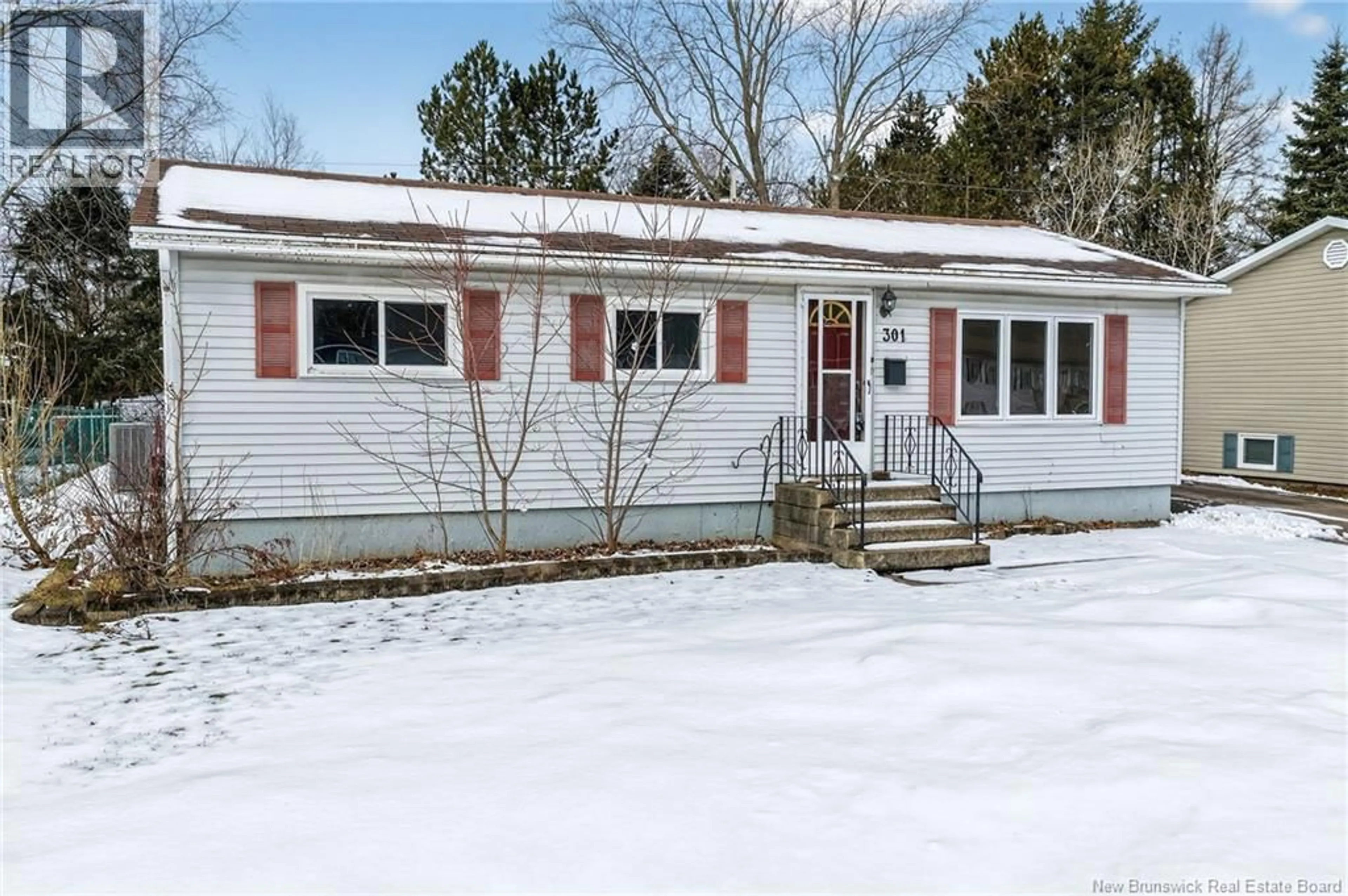 Home with vinyl exterior material, street for 301 BUCKINGHAM AVENUE, Riverview New Brunswick E1B2P4