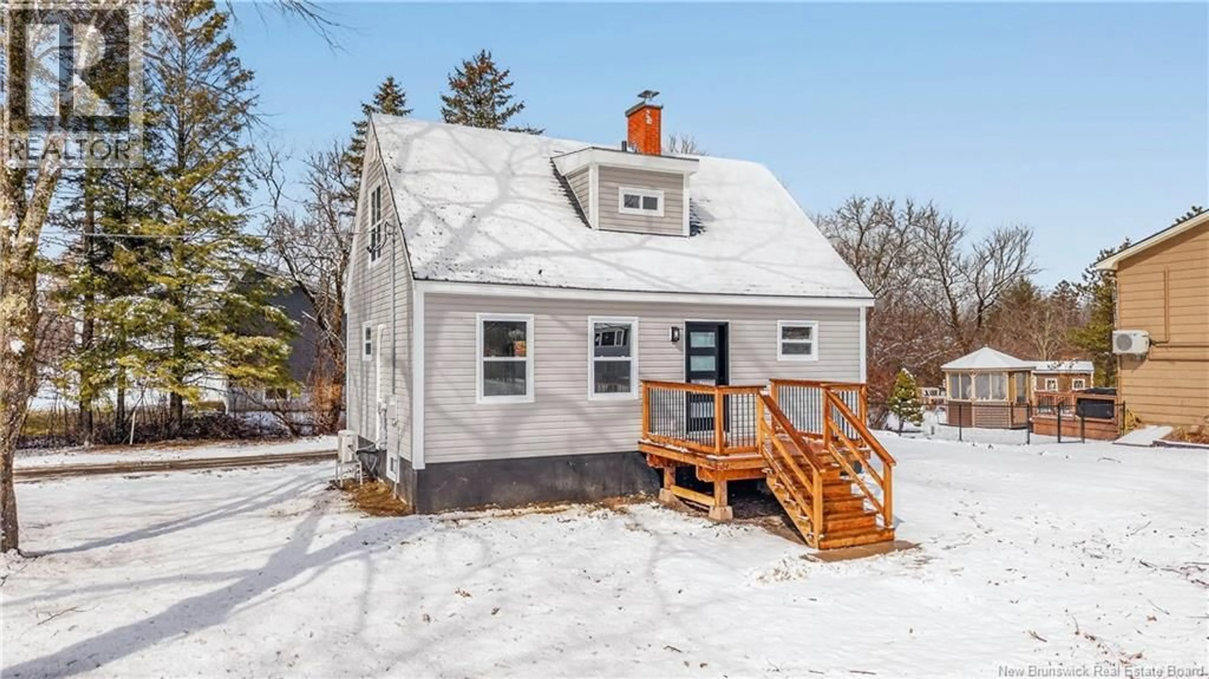 Home with vinyl exterior material, street for 54 DUKE STREET, St. Stephen New Brunswick E3L2H3