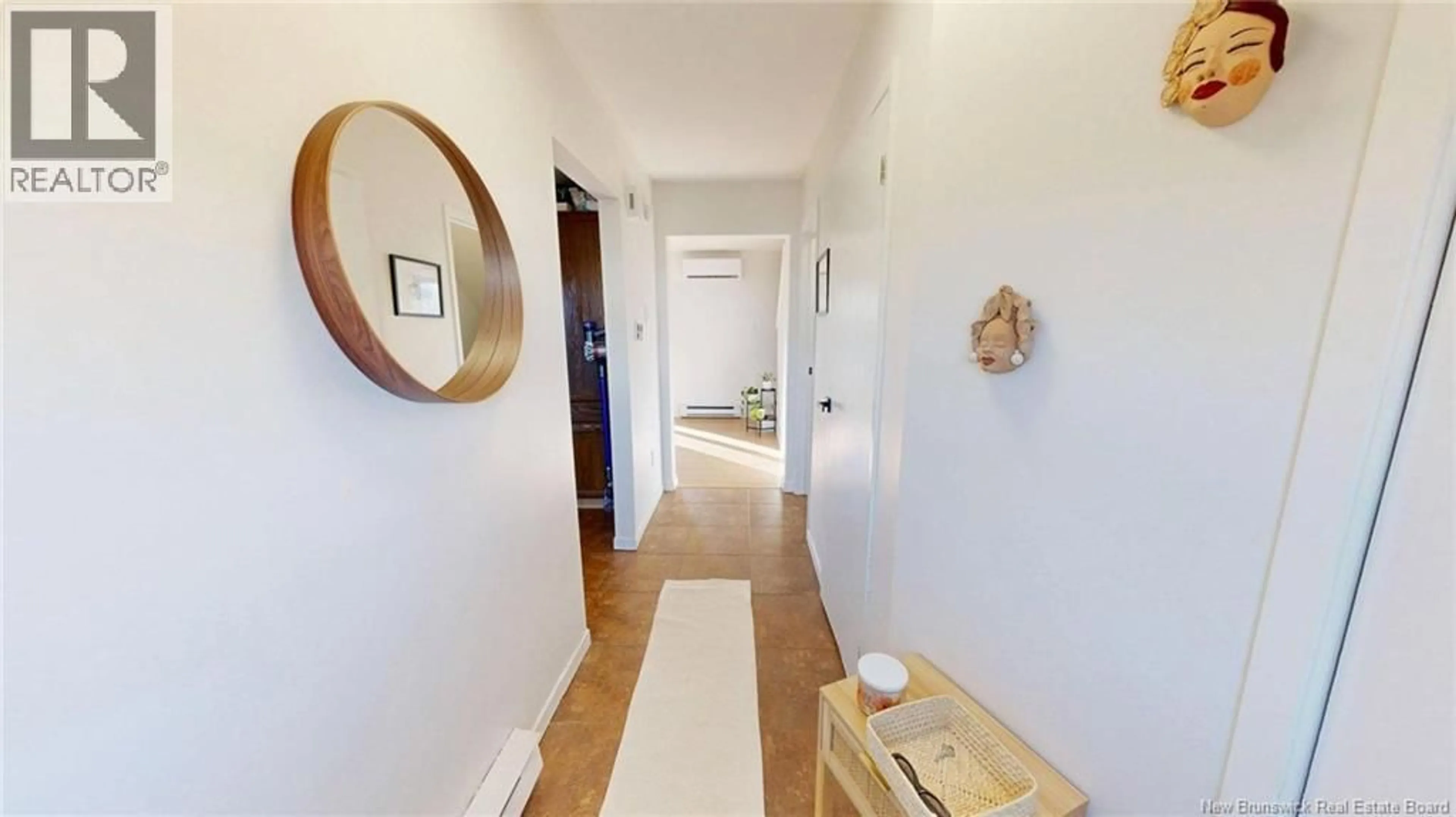 Indoor entryway for 19 MEADOWLAND TERRACE, Saint John New Brunswick E2M5S4