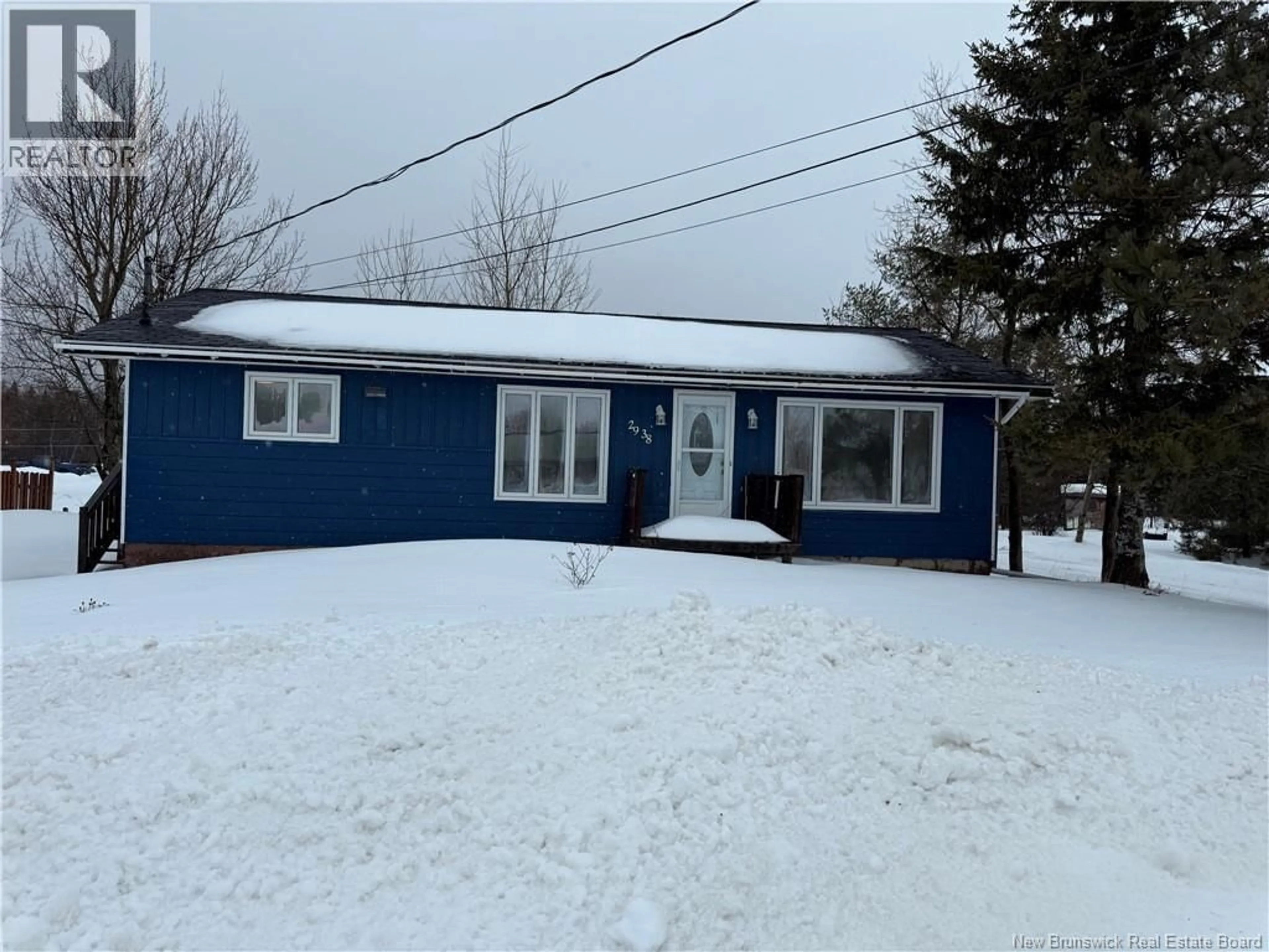 Home with vinyl exterior material, street for 2938 RUE CHIASSON, Bas-Caraquet New Brunswick E1W5V7