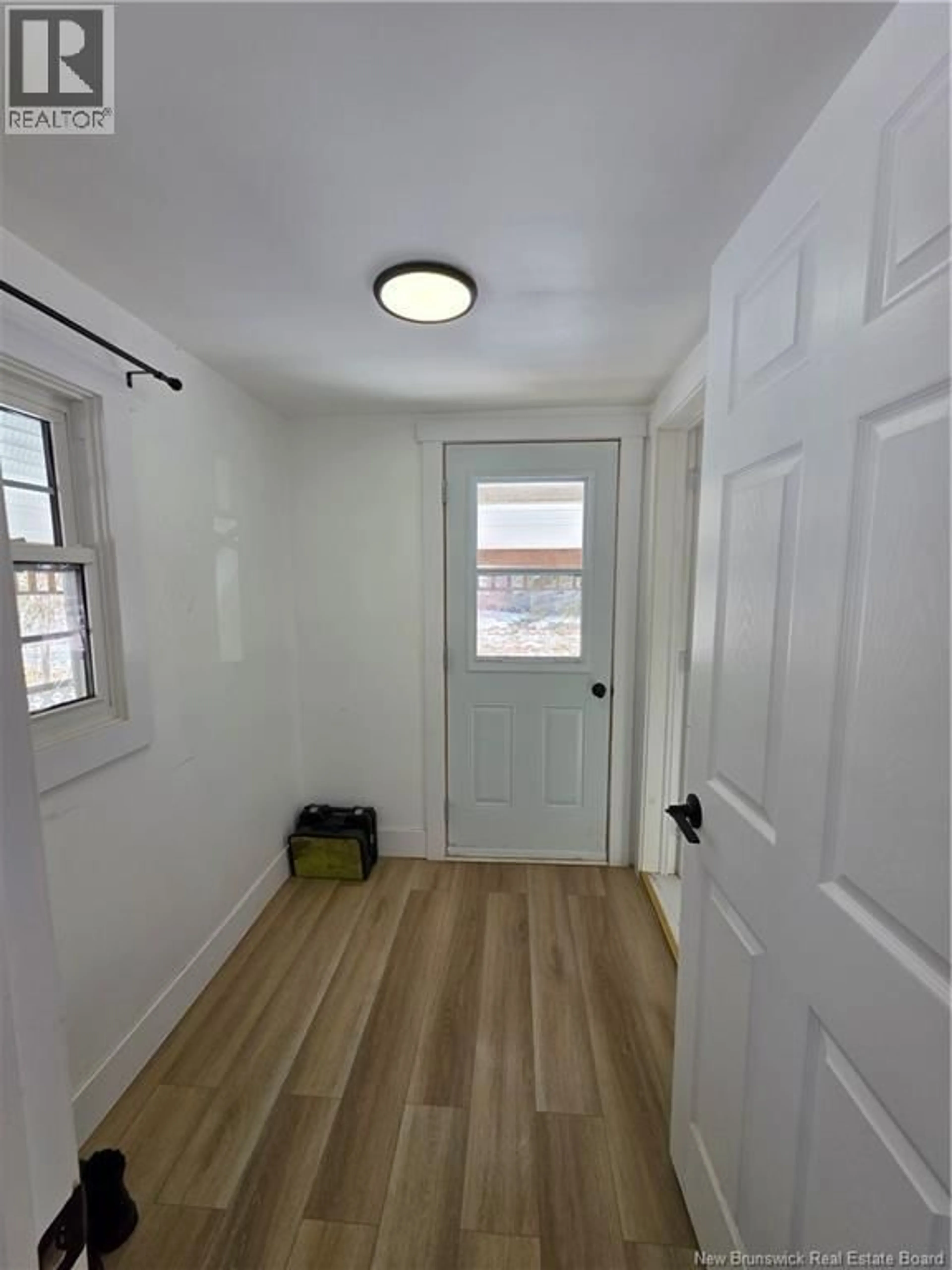 Indoor entryway for 38 CENTENNIAL DRIVE, Minto New Brunswick E4B3R9