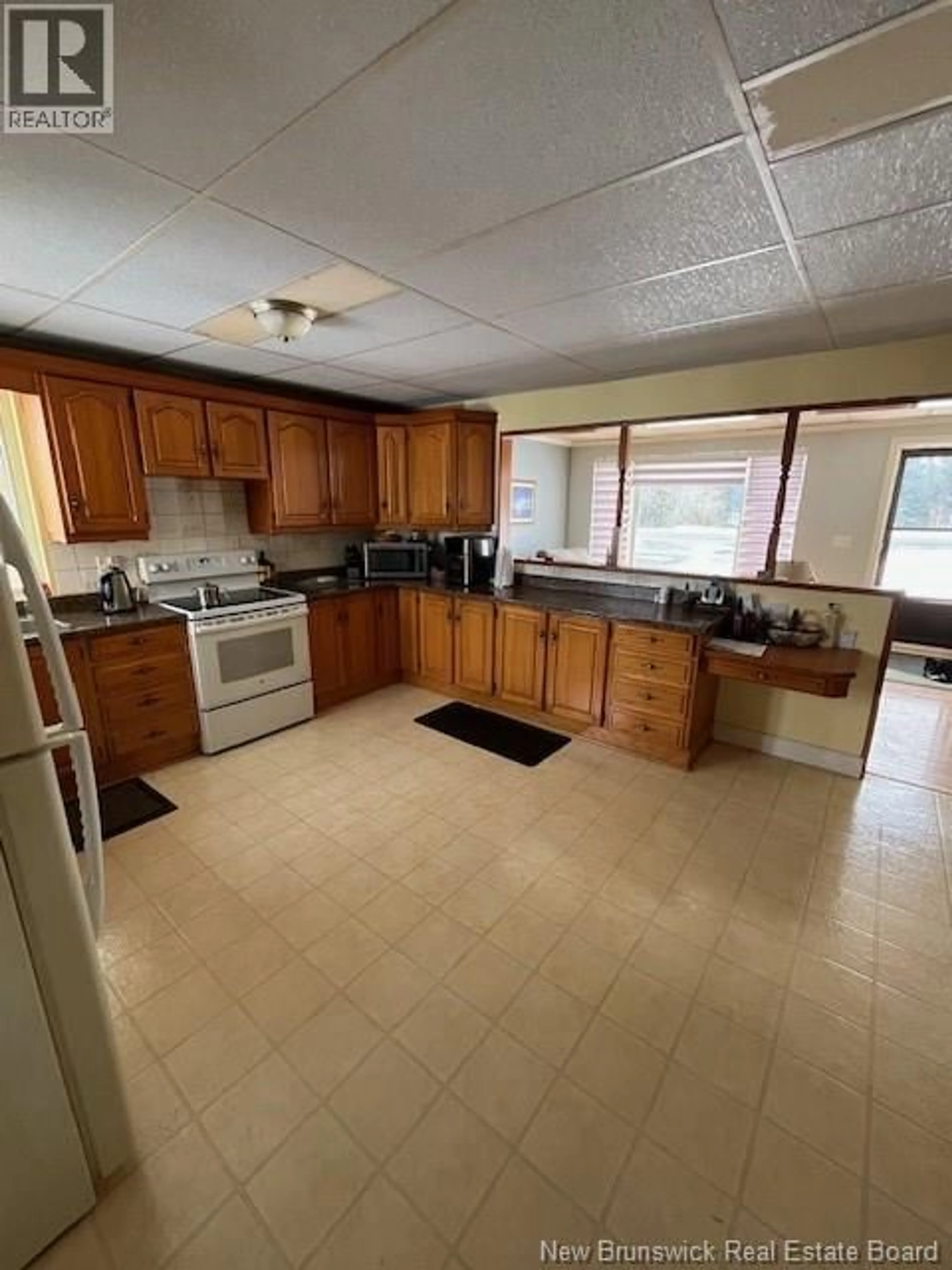Standard kitchen, ceramic/tile floor for 24650 ROUTE 134, Blackland New Brunswick E8E2T7