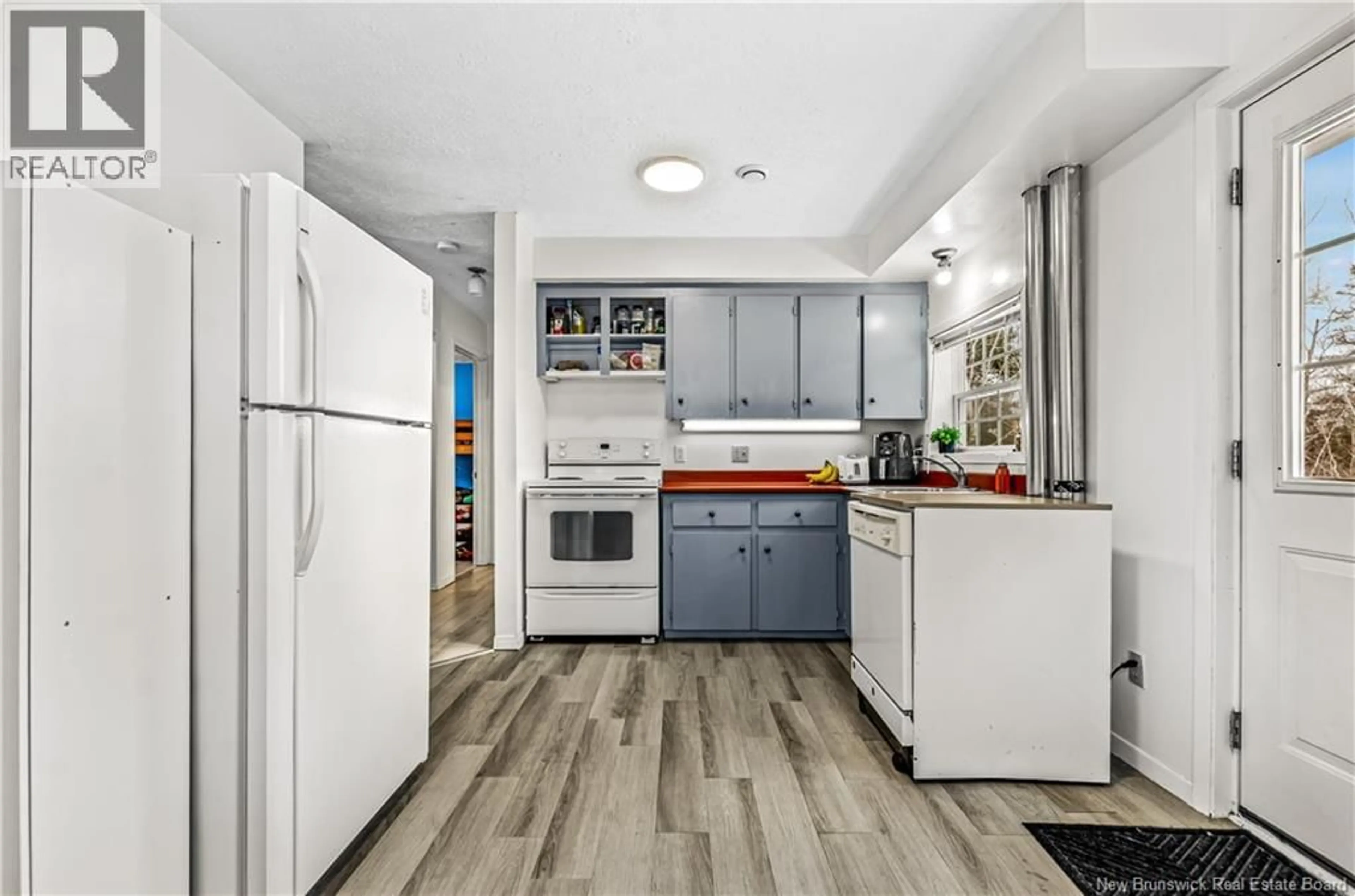 Standard kitchen, ceramic/tile floor for 27 GARDEN GROVE STREET, Fredericton New Brunswick E3B7G8