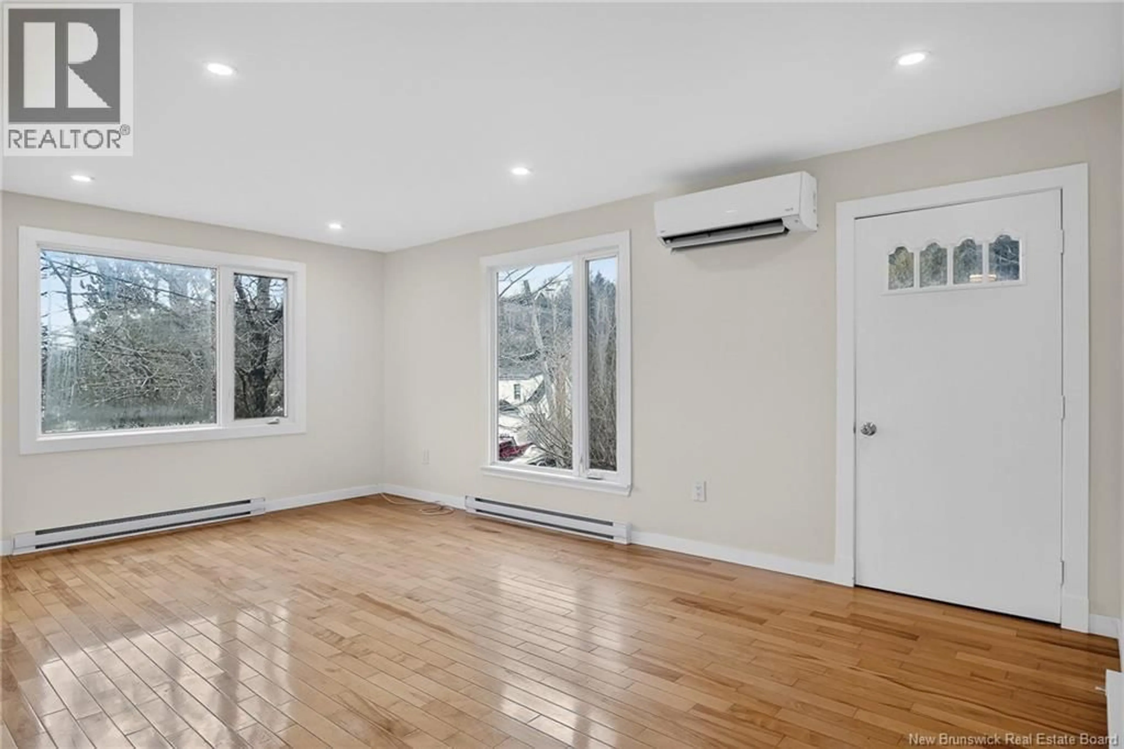 A pic of a room for 70 FRANCIS STREET, Saint John New Brunswick E2M4S4