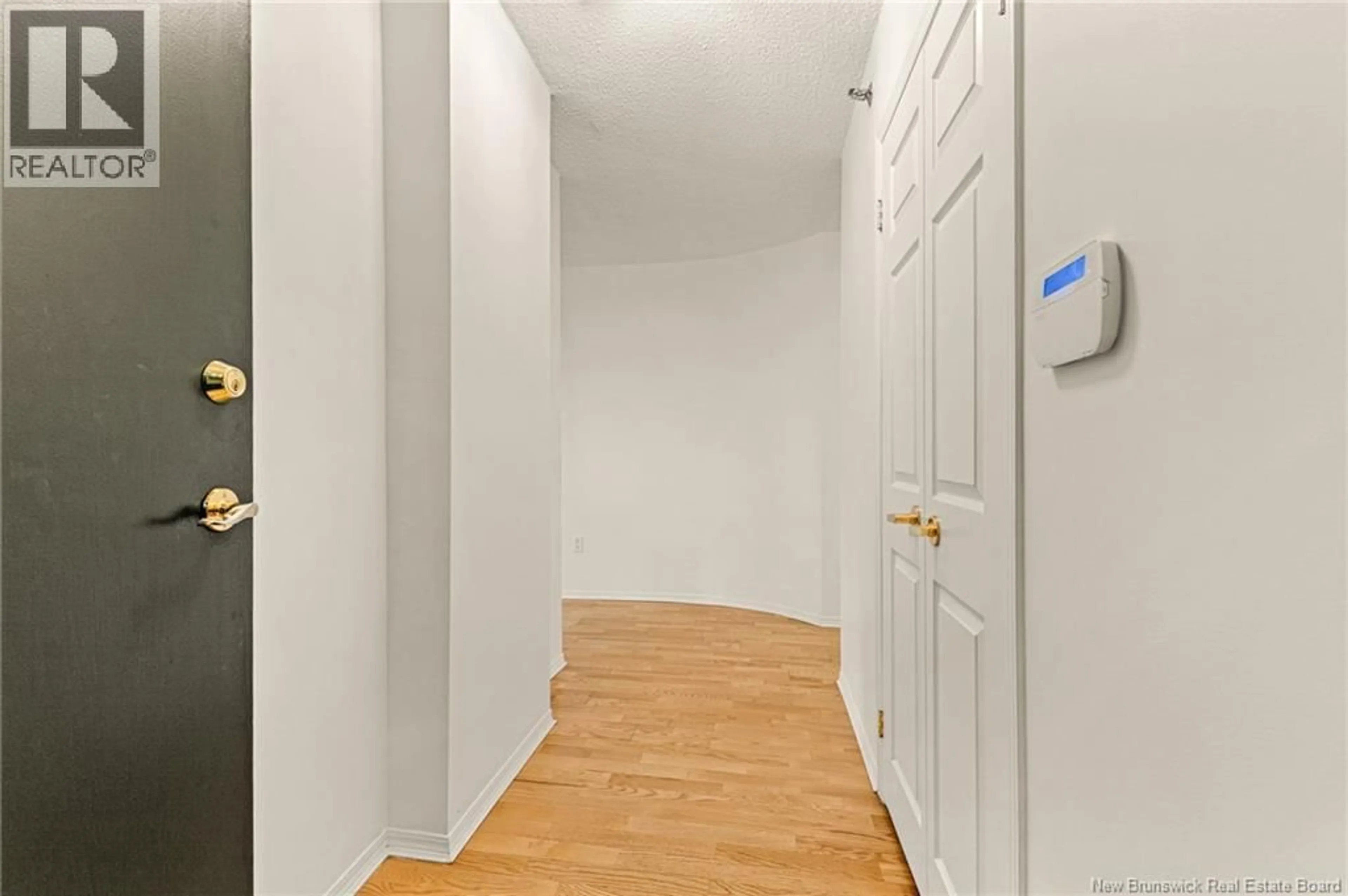 Indoor foyer for 107 - 191 QUEEN STREET, Moncton New Brunswick E1C1L3