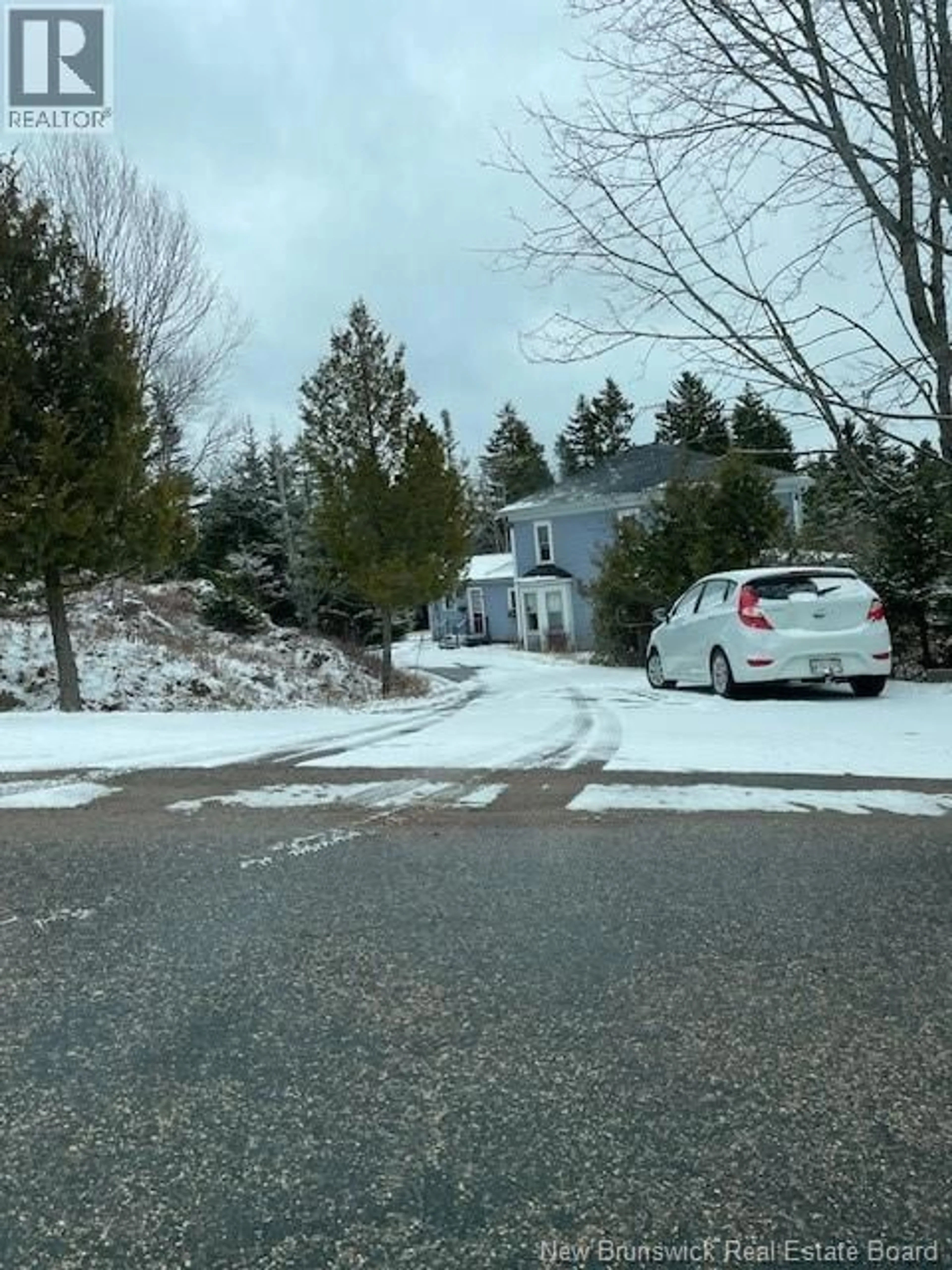 Parking for 549 MAIN STREET, Beaver Harbour New Brunswick E5H1M6