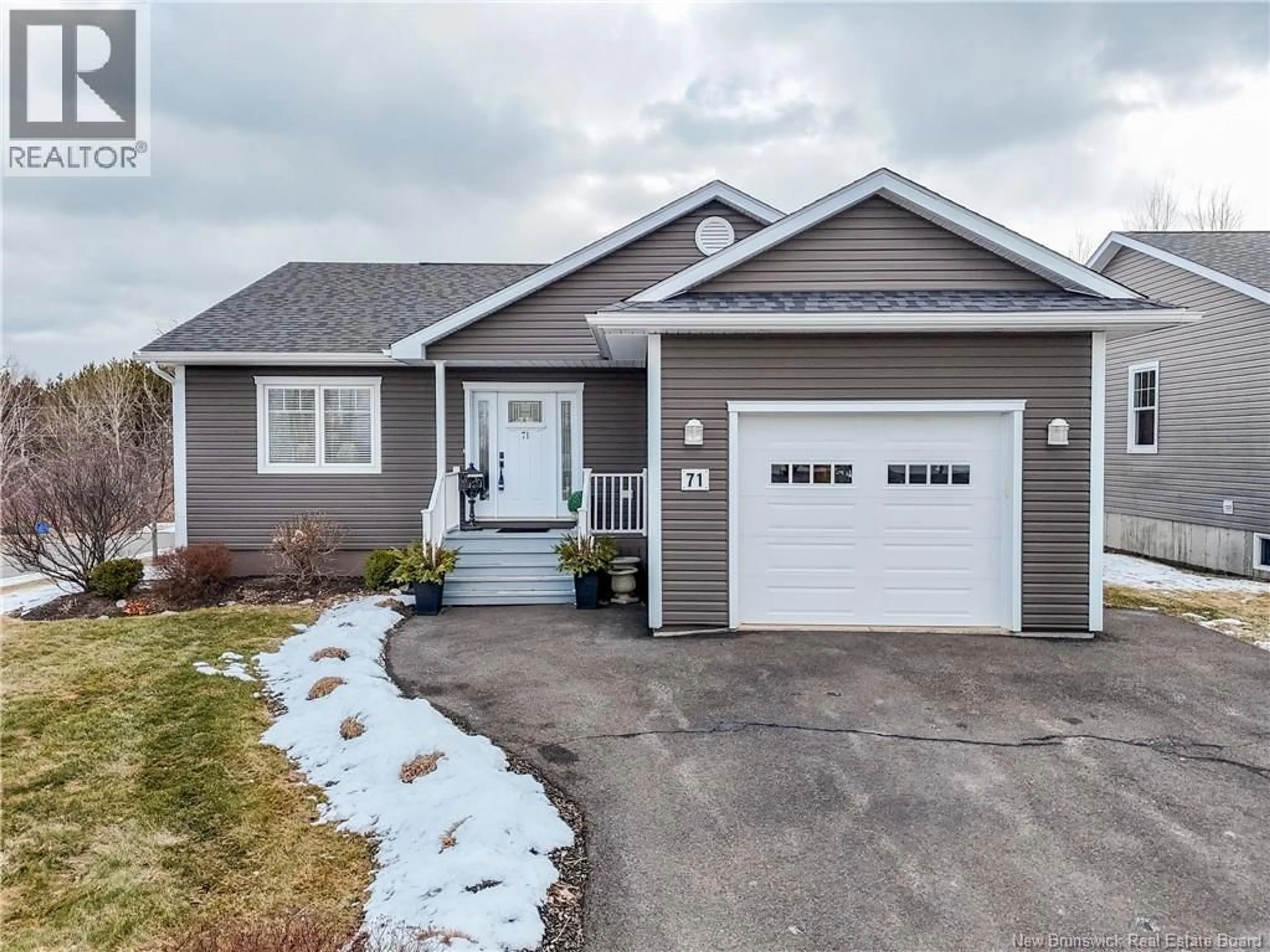 Home with vinyl exterior material, street for 71 STAPLETON STREET, Fredericton New Brunswick E3C0J5