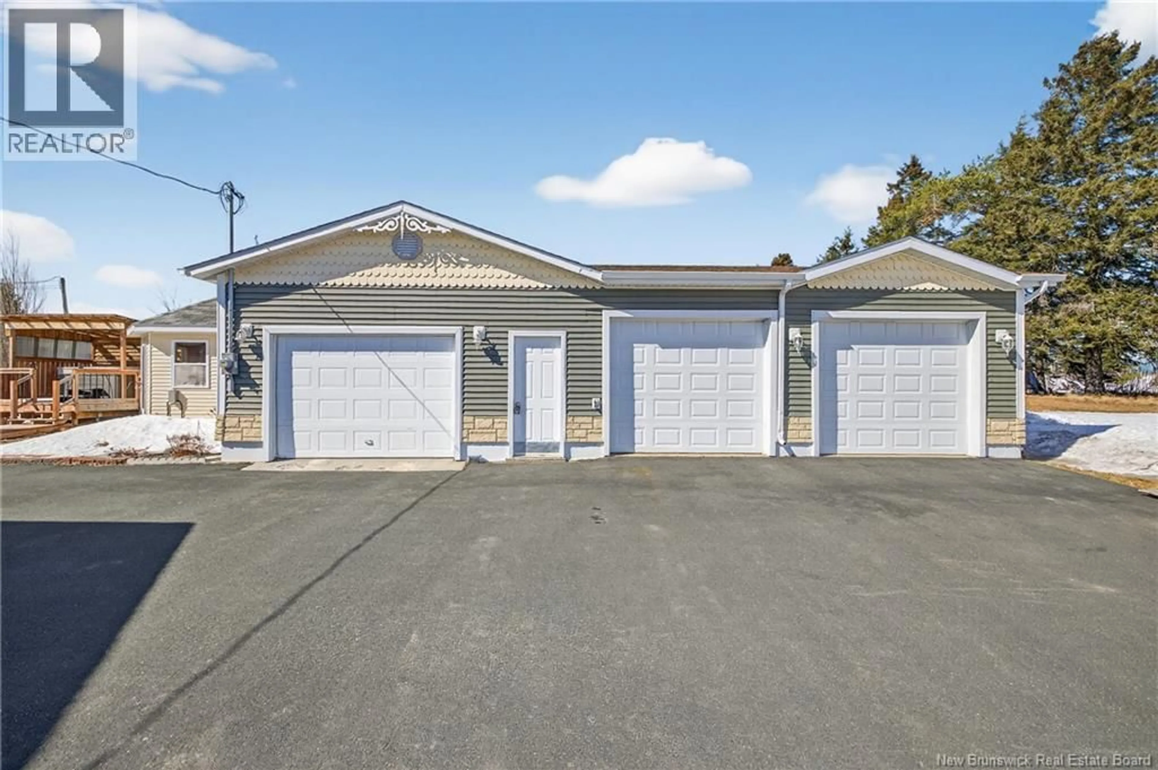 Indoor garage for 9427 ROUTE 150, Losier Settlement New Brunswick E1X0C4