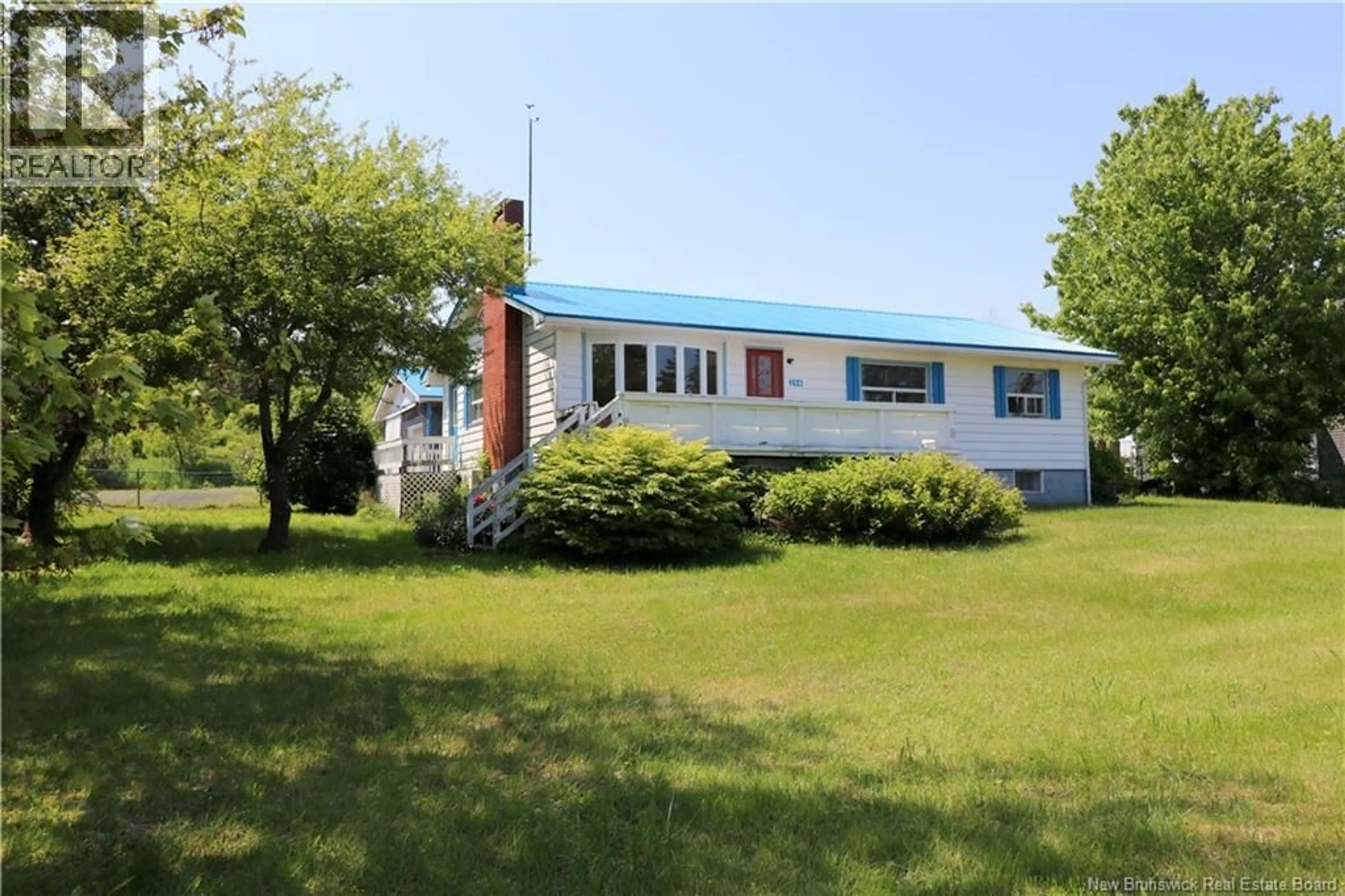 A pic from outside/outdoor area/front of a property/back of a property/a pic from drone, building for 244 ROUTE 776, Grand Manan New Brunswick E5G1A5