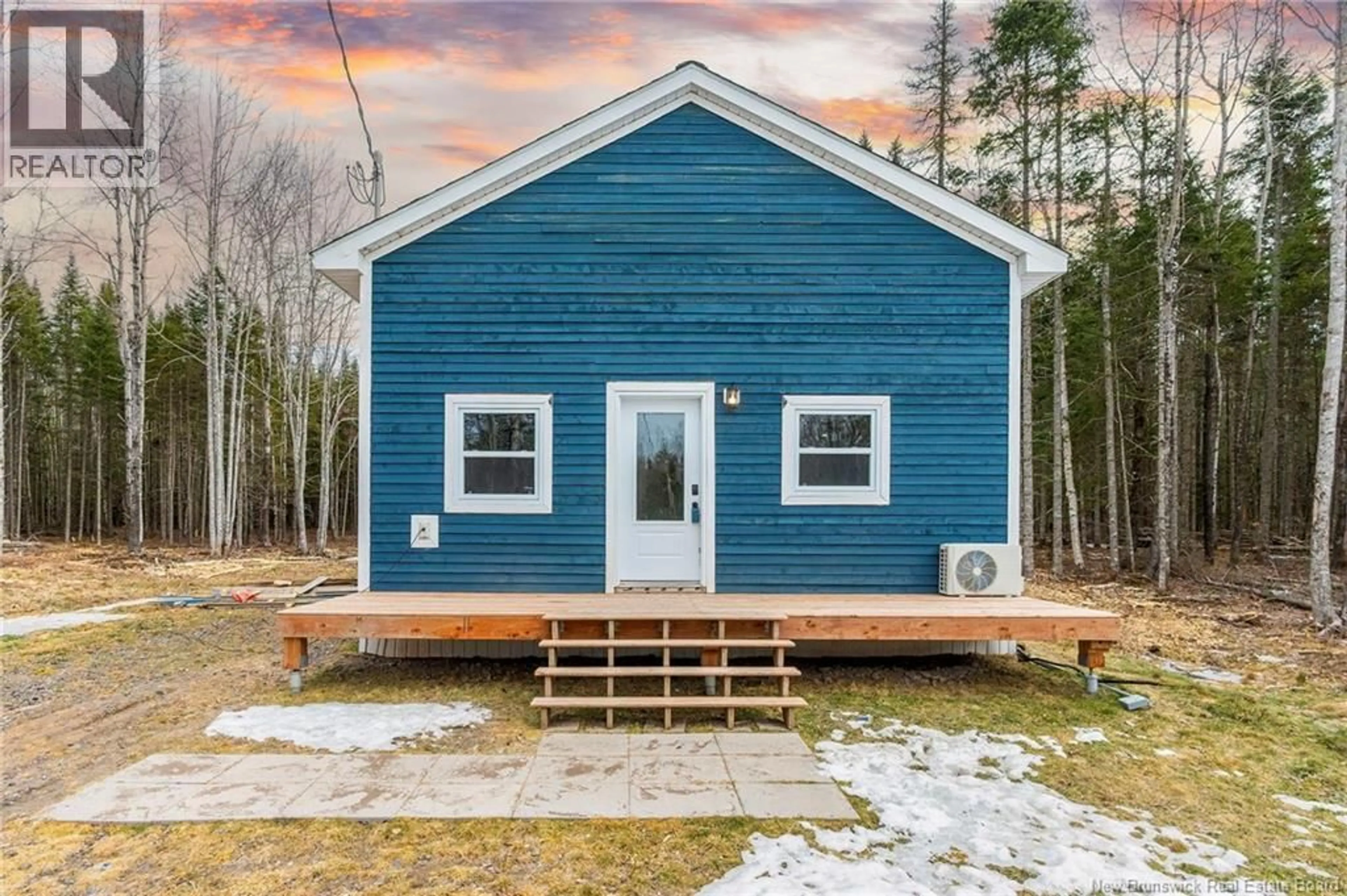 Home with vinyl exterior material, building for 836 DES DALLAIRE, Sainte-Marie-De-Kent New Brunswick E4S1S8