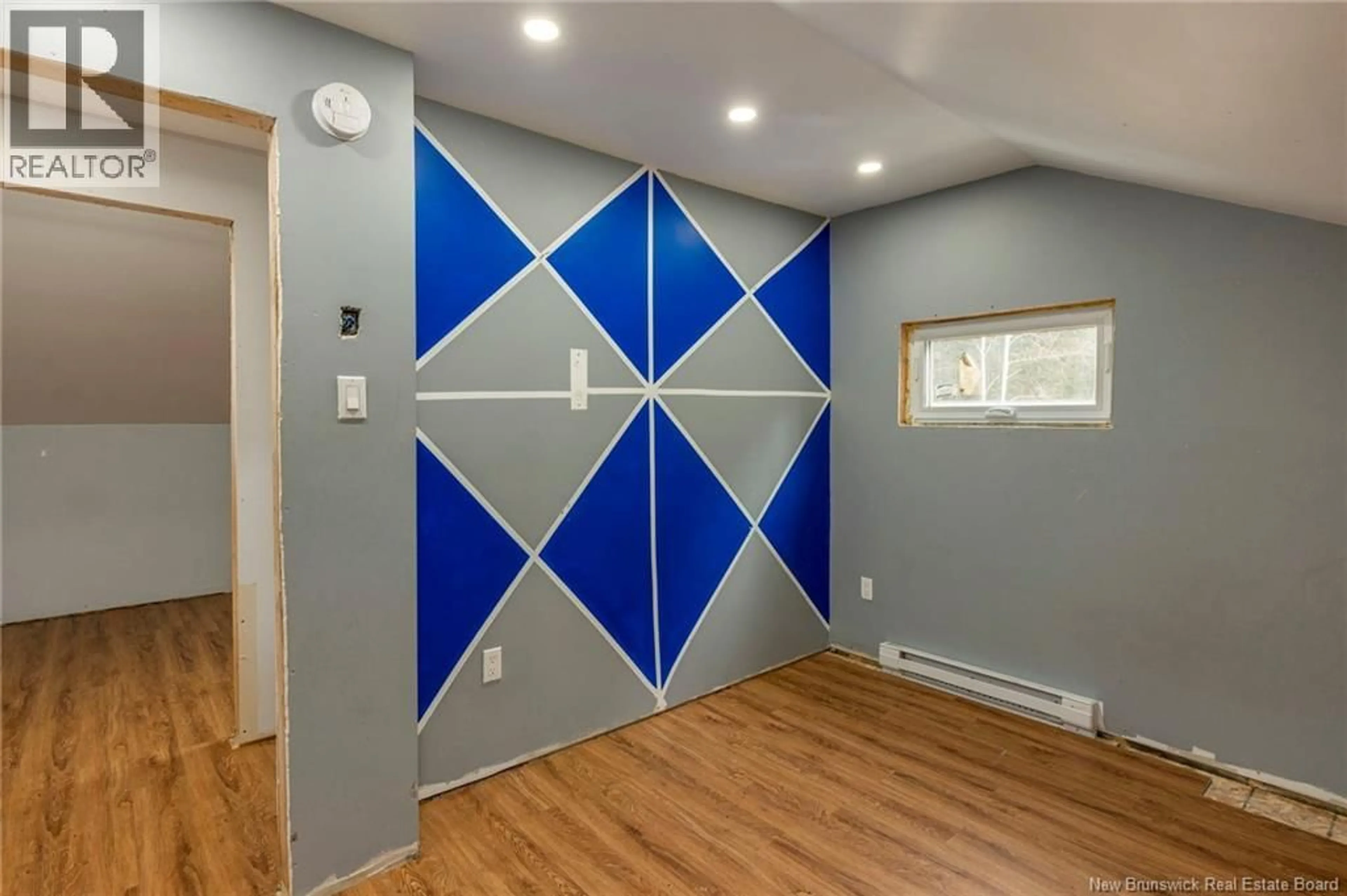 Indoor entryway for 836 DES DALLAIRE, Sainte-Marie-De-Kent New Brunswick E4S1S8