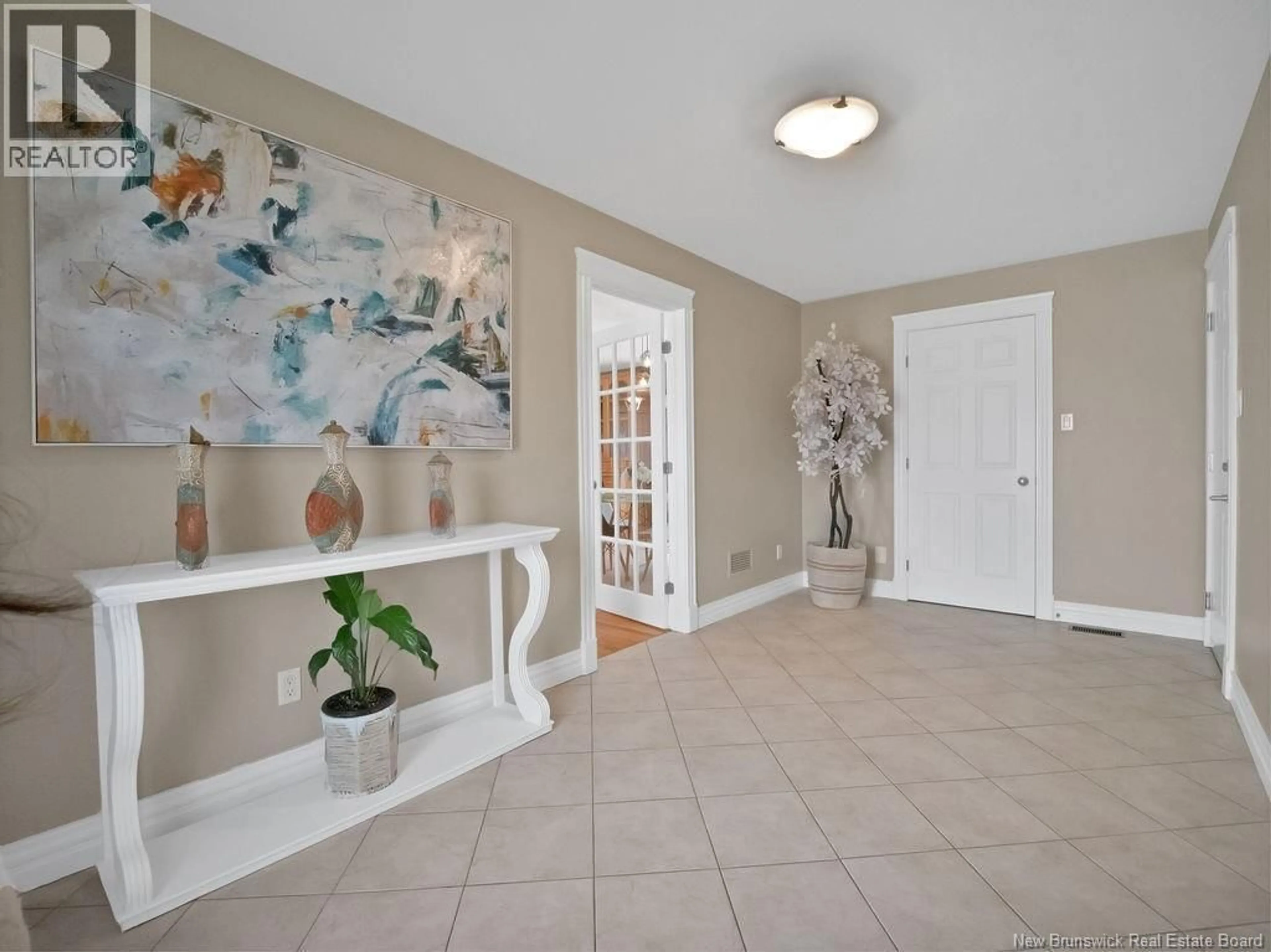 Indoor entryway for 32 FALCONER, Notre-Dame New Brunswick E4V1Y5