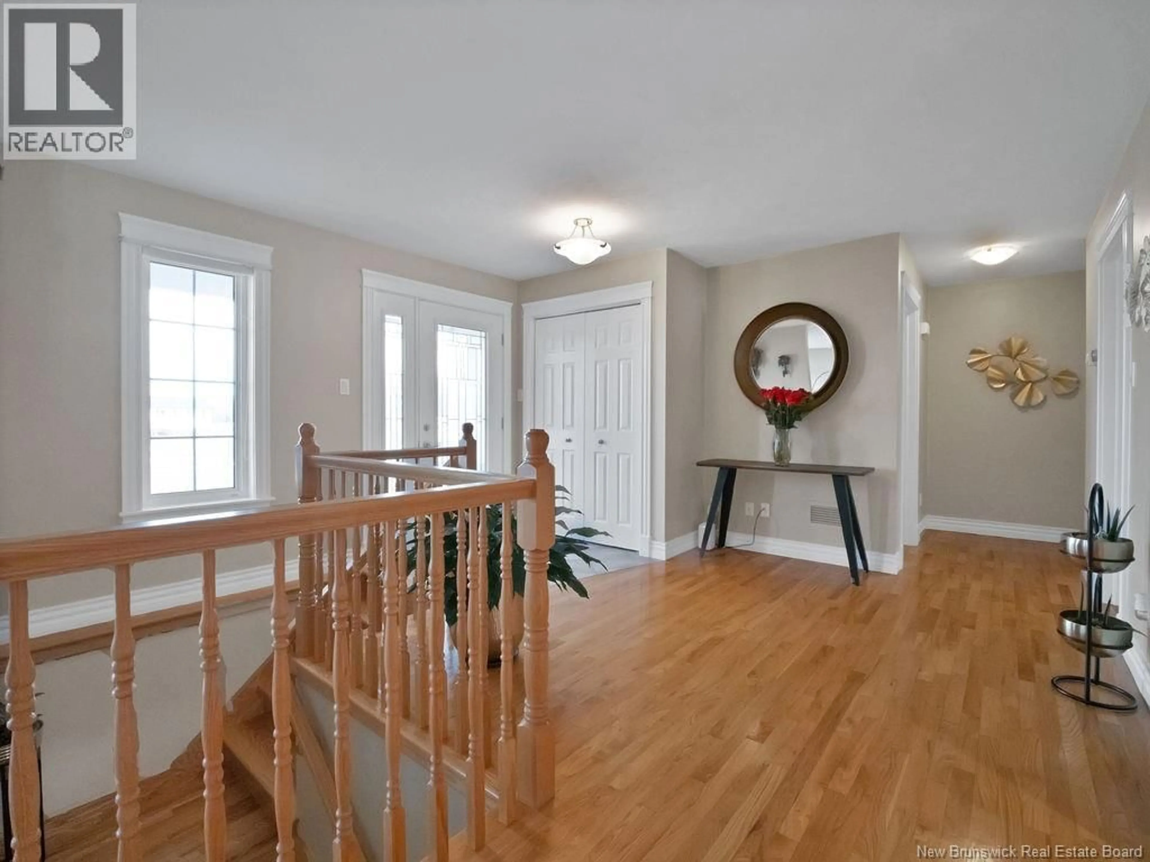 Indoor entryway for 32 FALCONER, Notre-Dame New Brunswick E4V1Y5