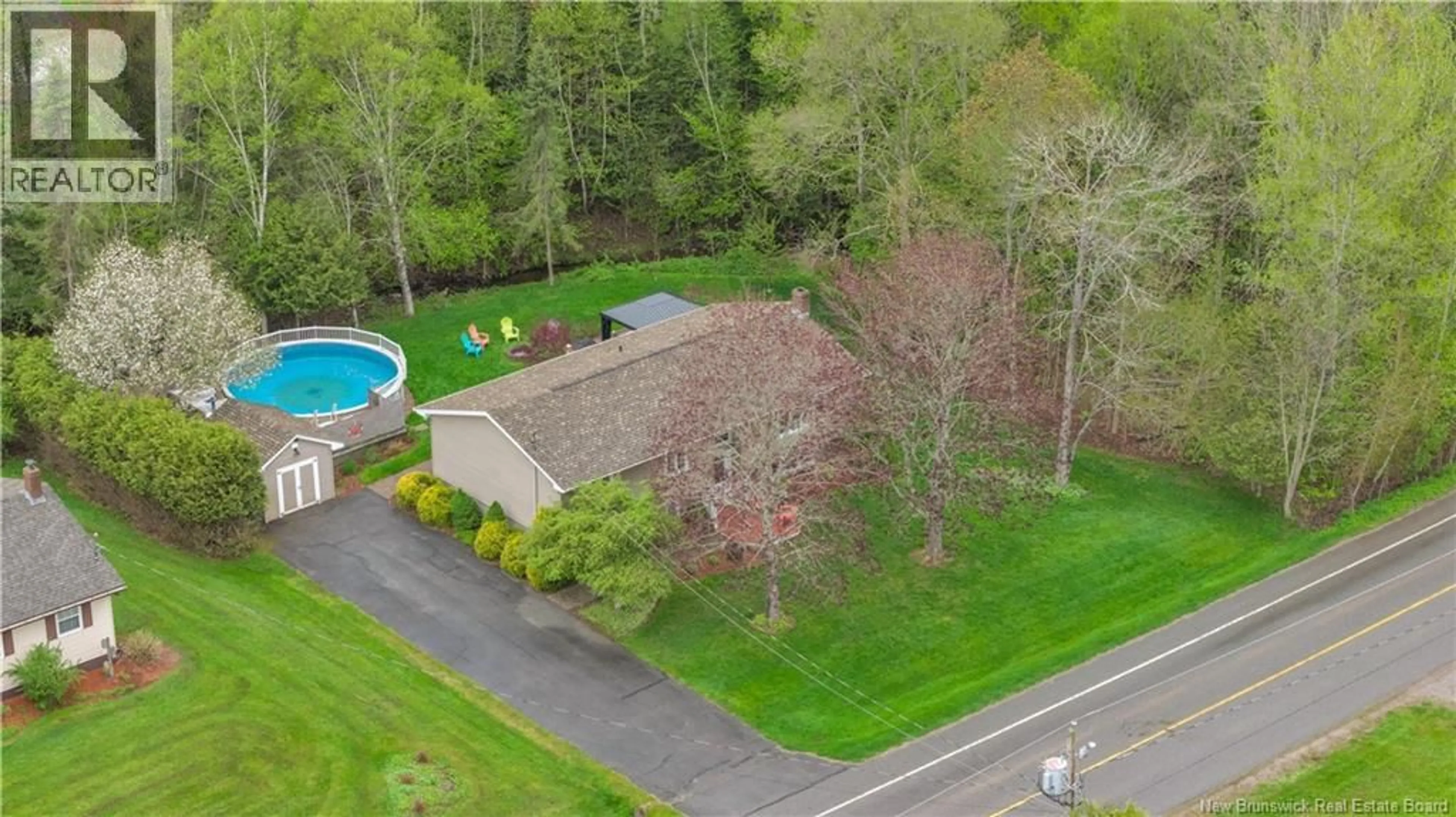 A pic from outside/outdoor area/front of a property/back of a property/a pic from drone, water/lake/river/ocean view for 86 BARTLETT AVENUE, Hampton New Brunswick E5N5J1