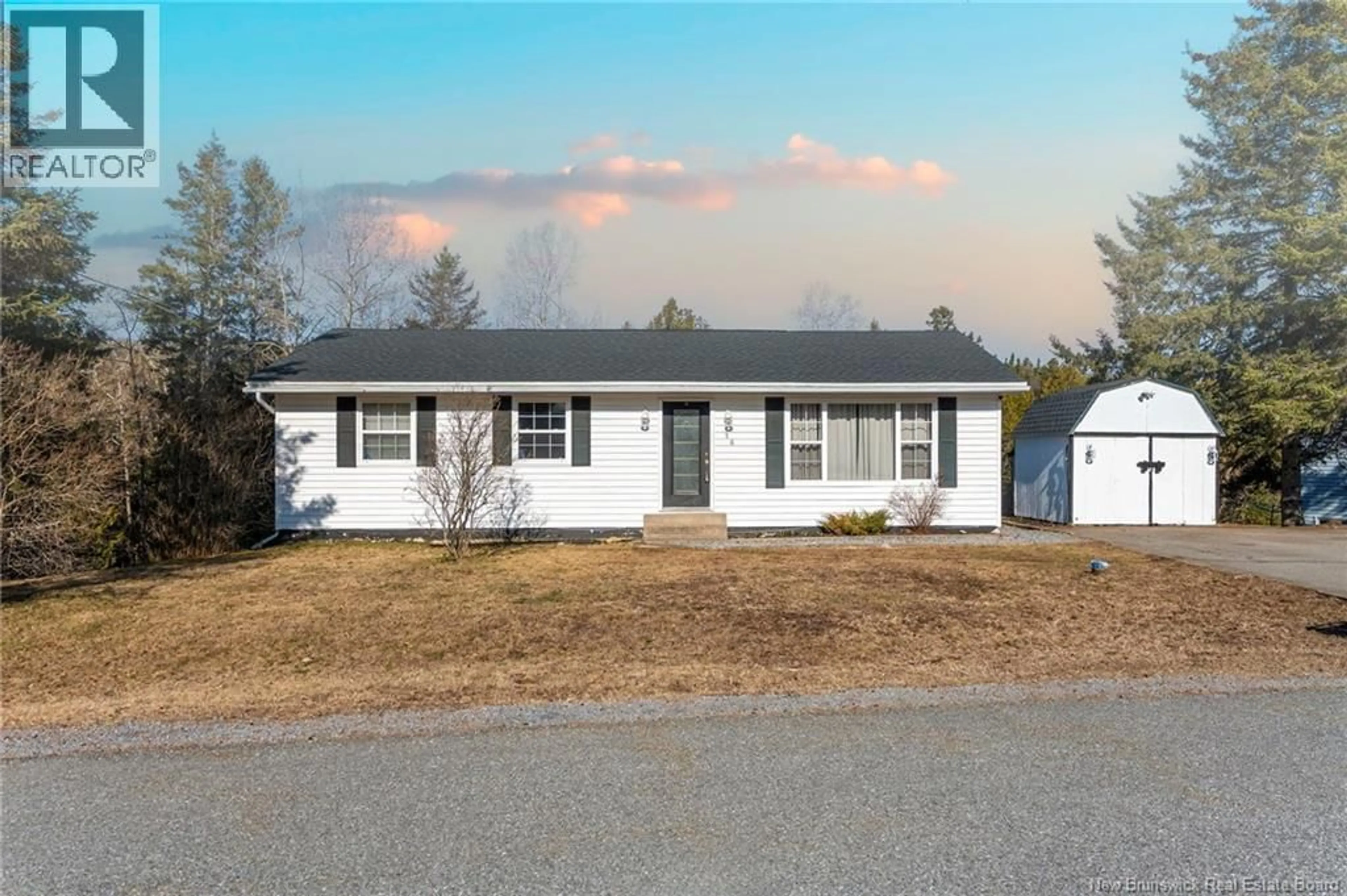 Home with vinyl exterior material, street for 16 HAMMONDVIEW TERRACE, Quispamsis New Brunswick E2S1B2