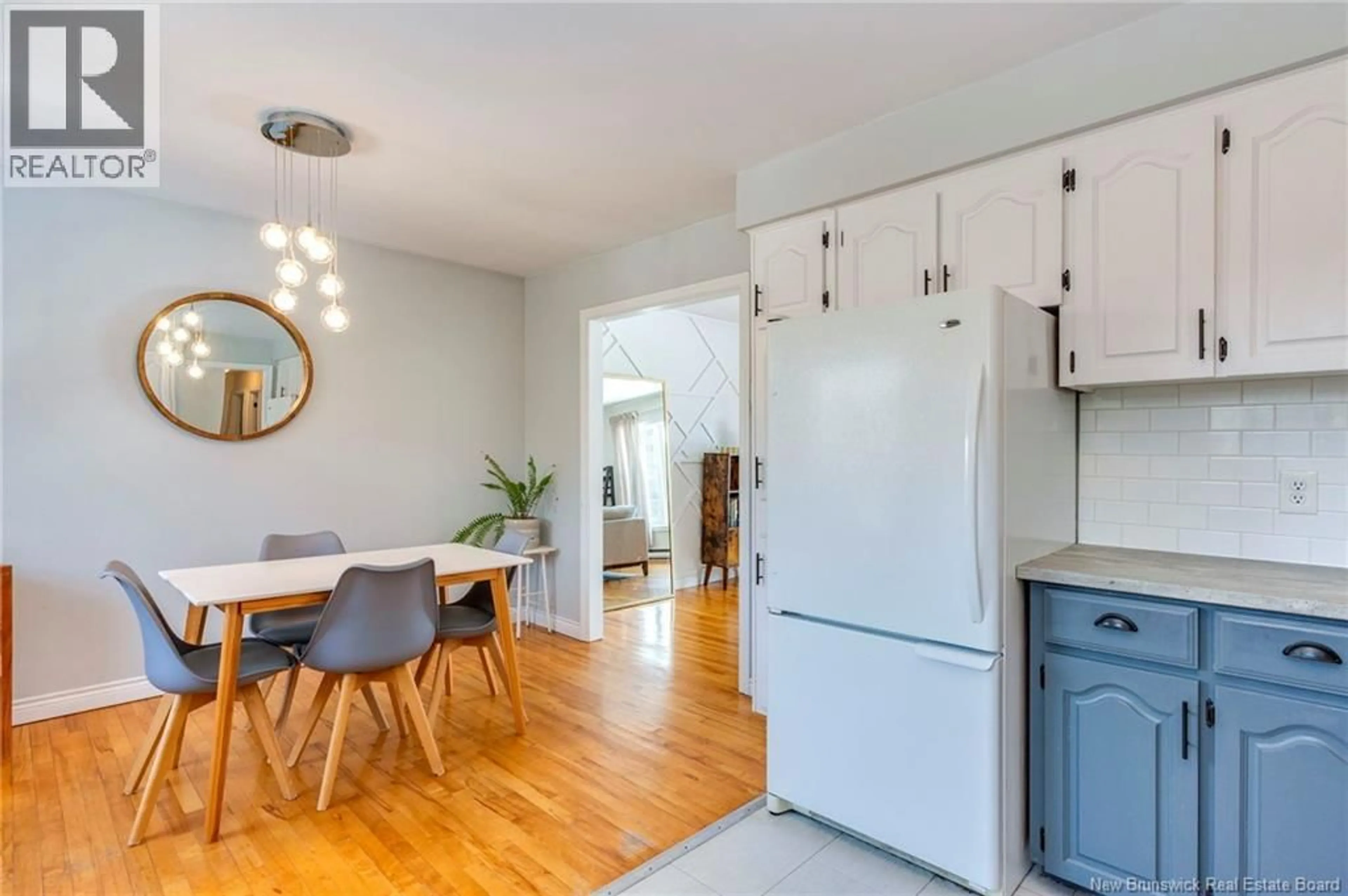 Open concept kitchen, wood/laminate floor for 16 HAMMONDVIEW TERRACE, Quispamsis New Brunswick E2S1B2