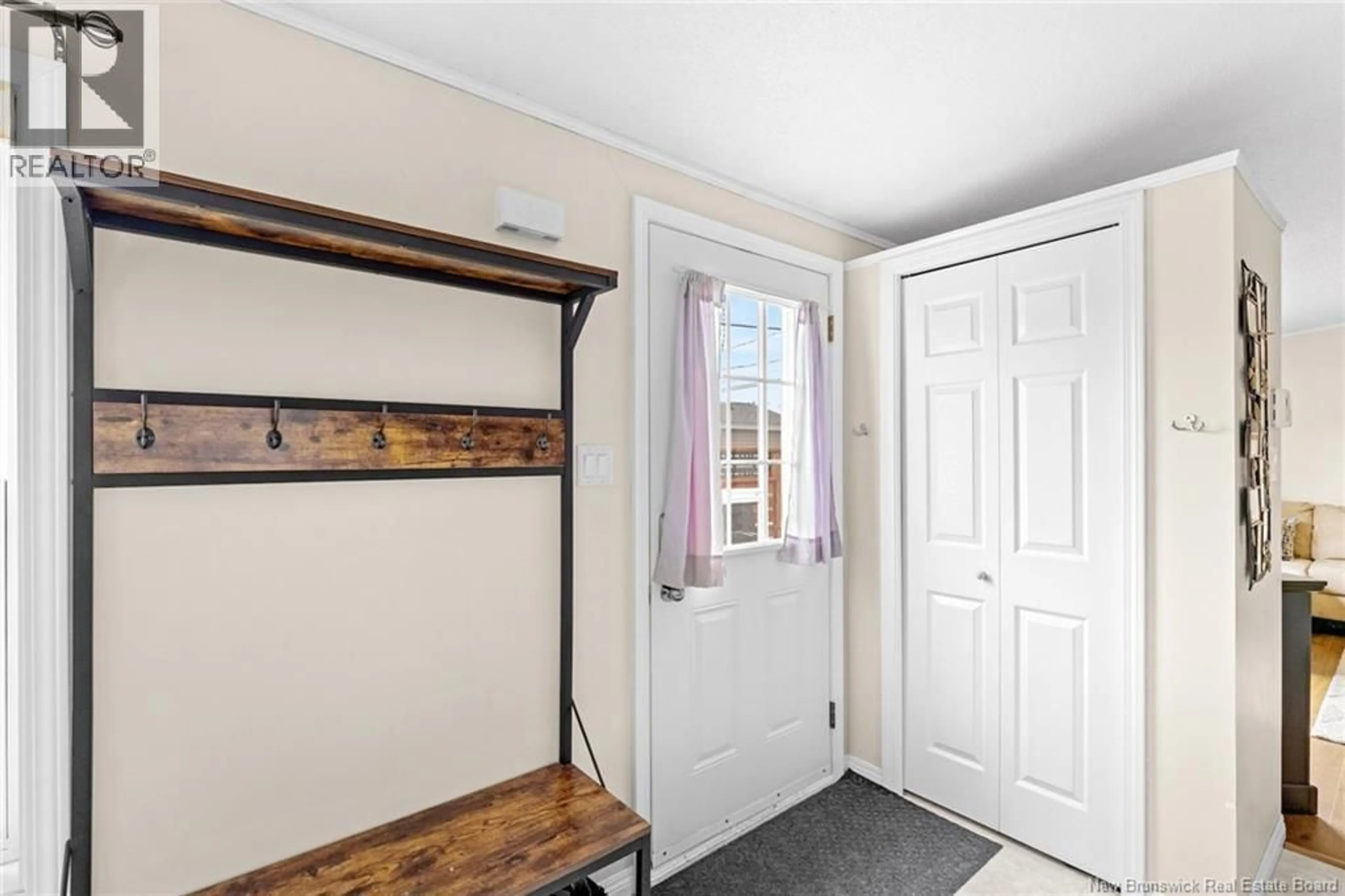 Indoor entryway for 86 GLENMAR DRIVE, Fredericton New Brunswick E3G0S3