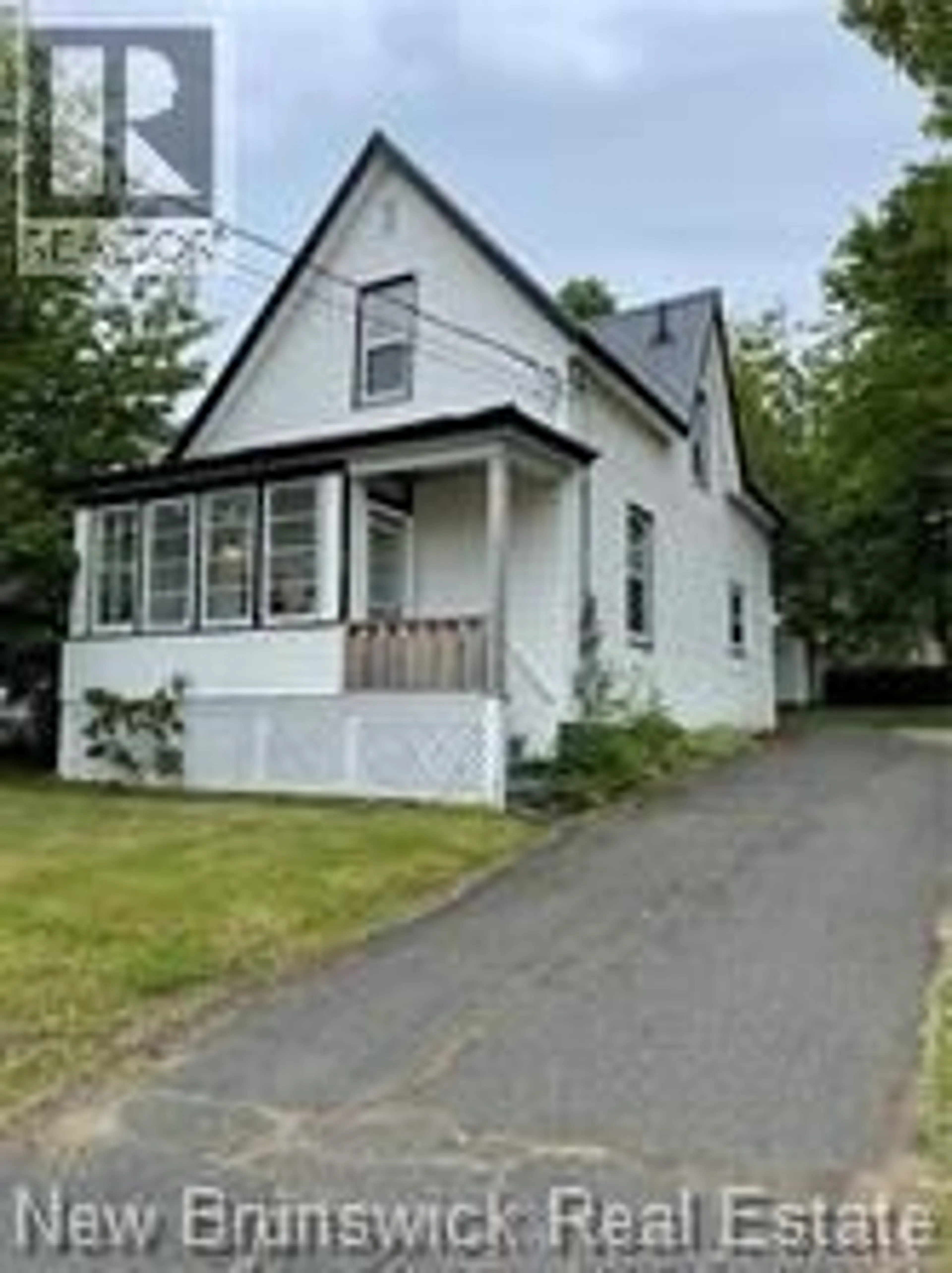 Home with vinyl exterior material, street for 519 KING GEORGE HWY, Miramichi New Brunswick E1V1M9